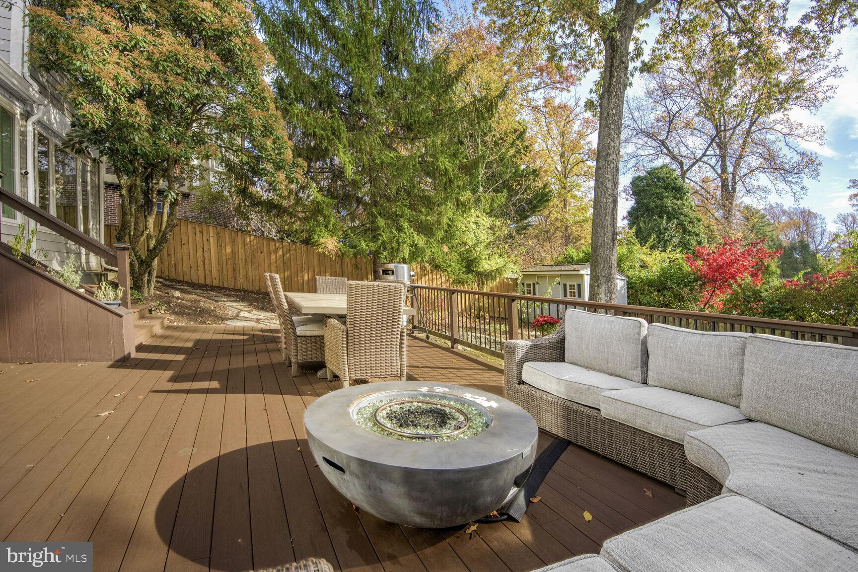 GREENWICH FOREST - Residential