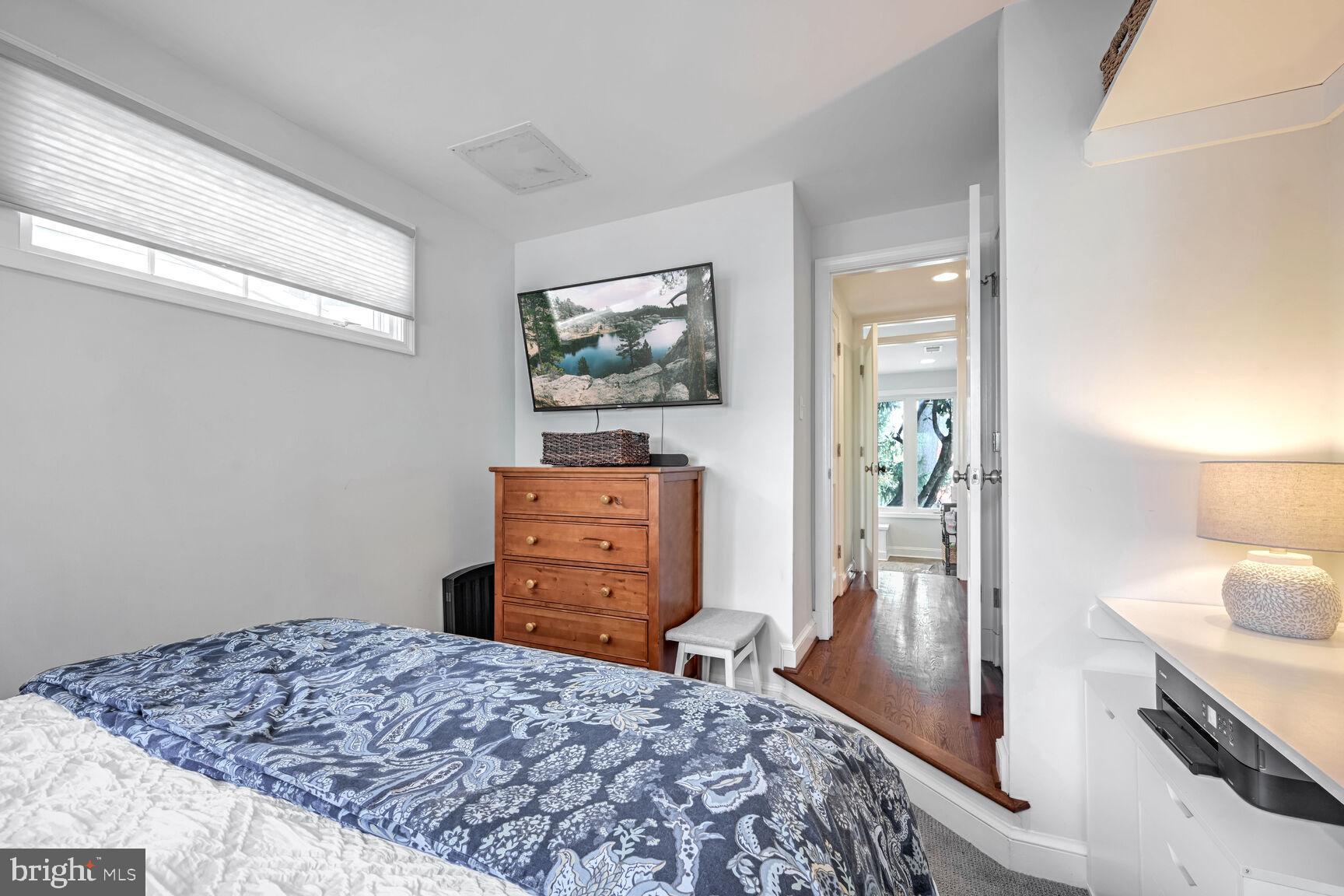 GREENWICH FOREST - Residential