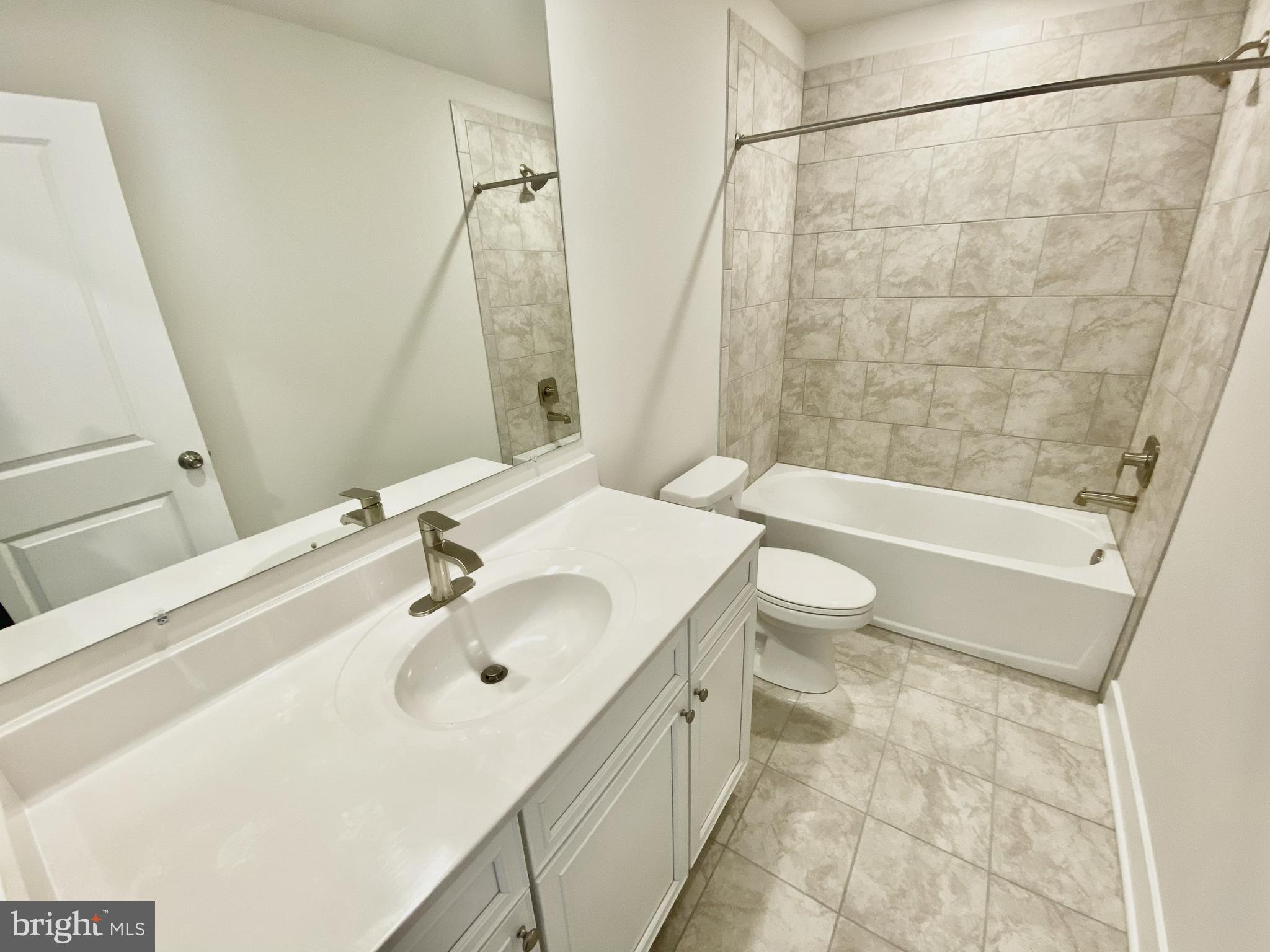 PLANTATION LAKES - Residential