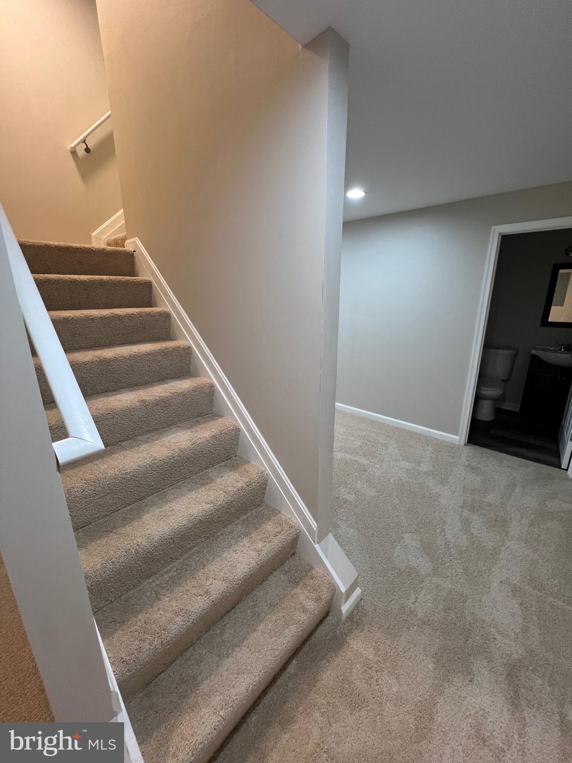 RIVER CREST - Residential Lease