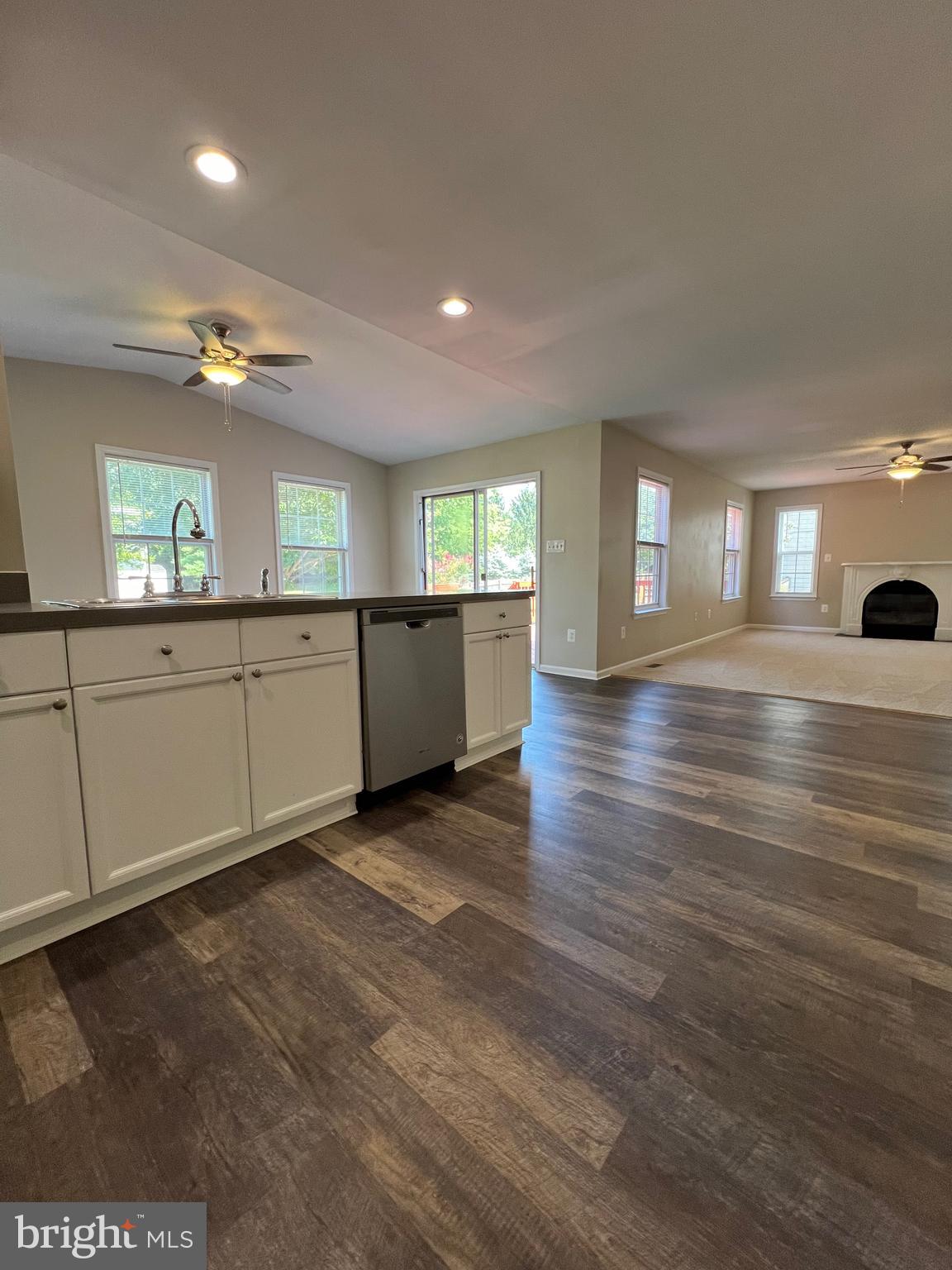 RIVER CREST - Residential Lease