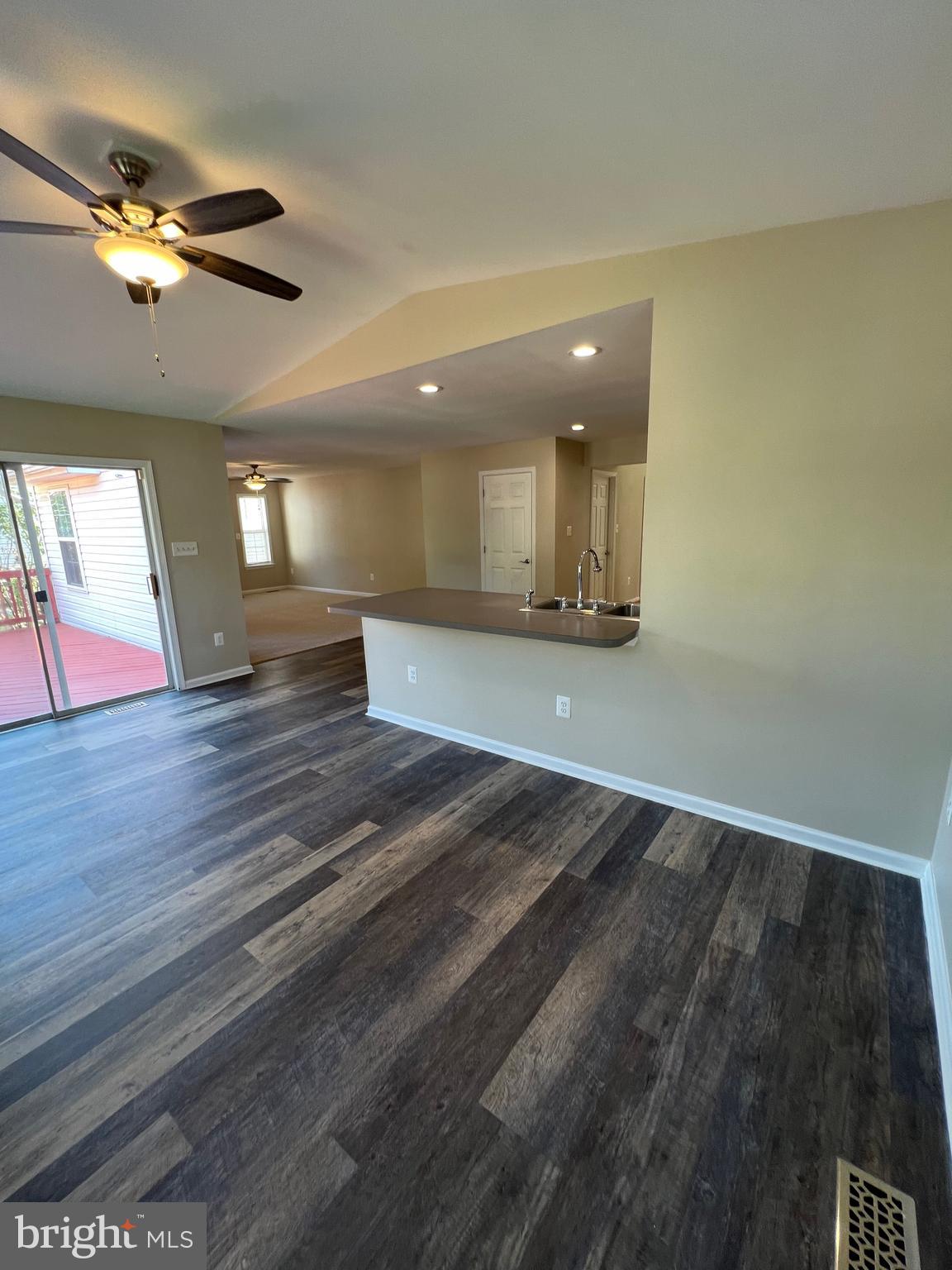 RIVER CREST - Residential Lease