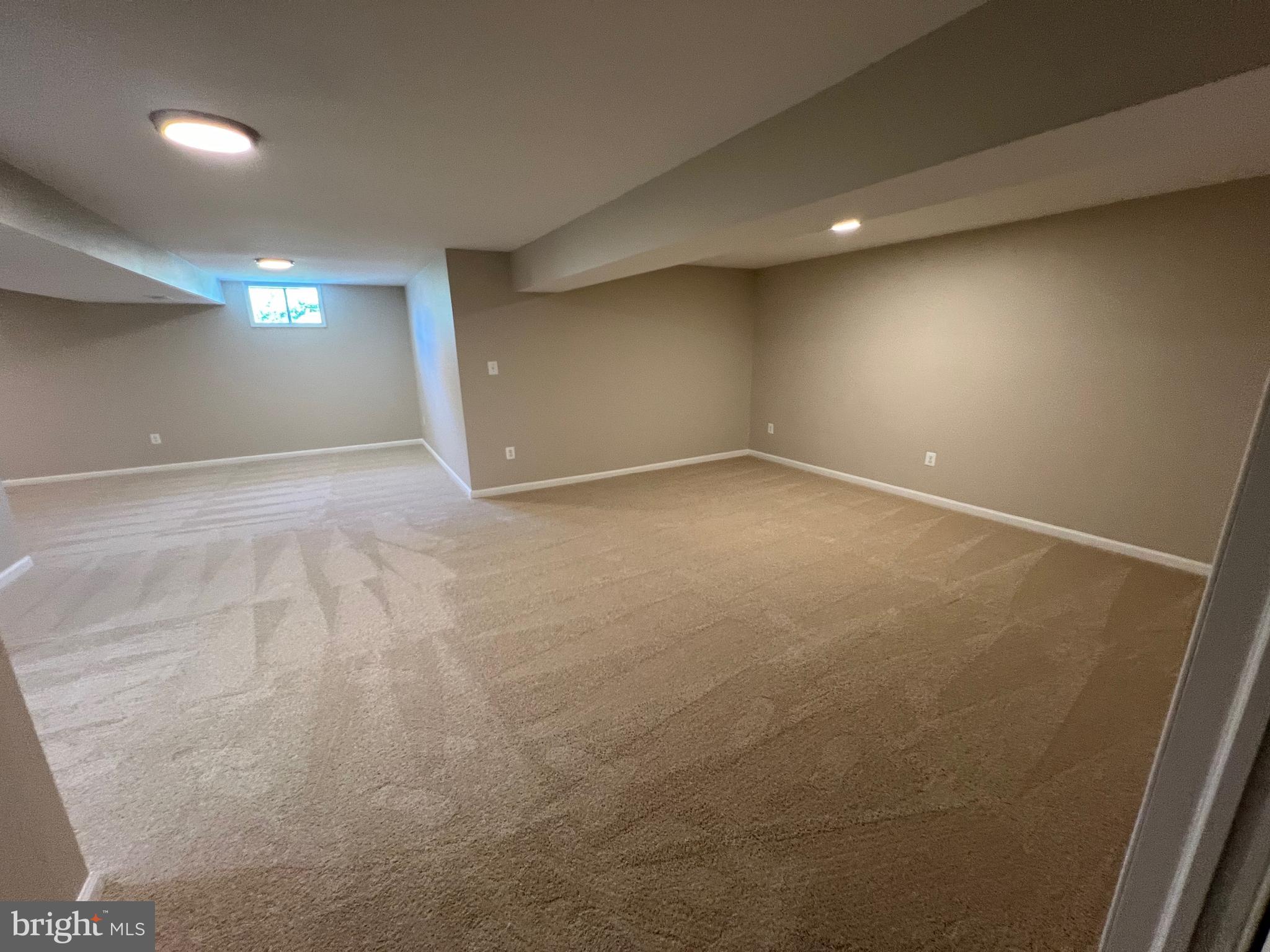 RIVER CREST - Residential Lease