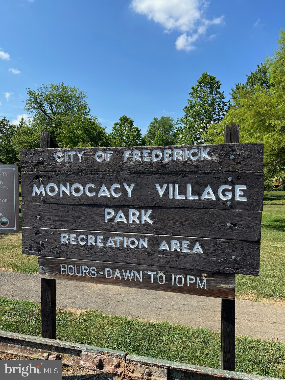 RIVER CREST - Residential Lease