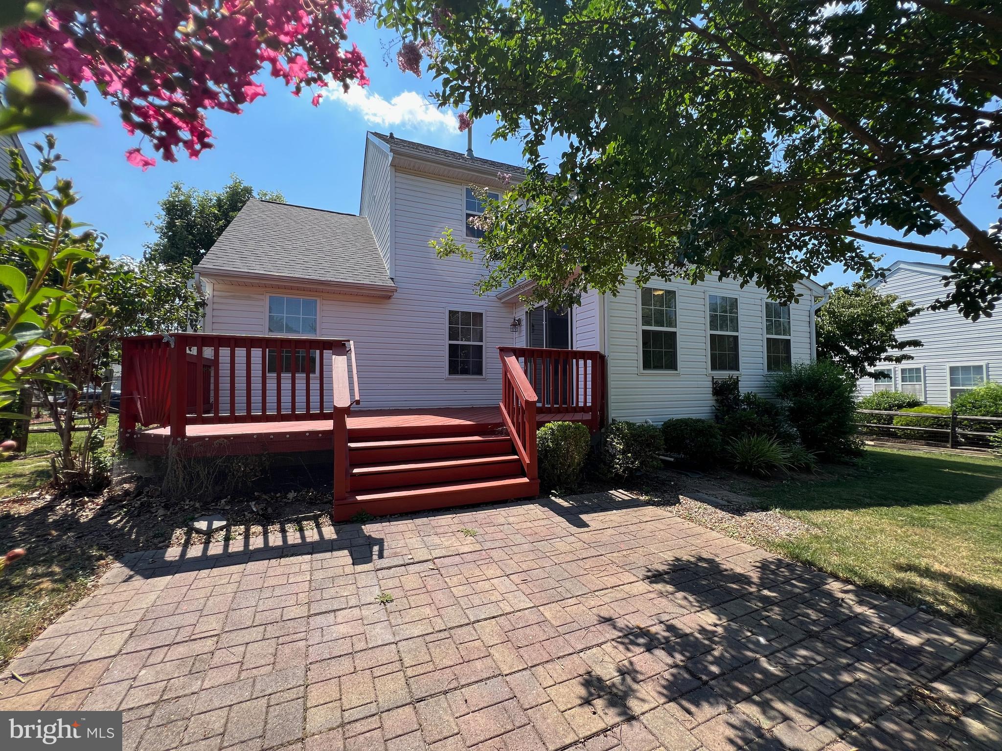 RIVER CREST - Residential Lease