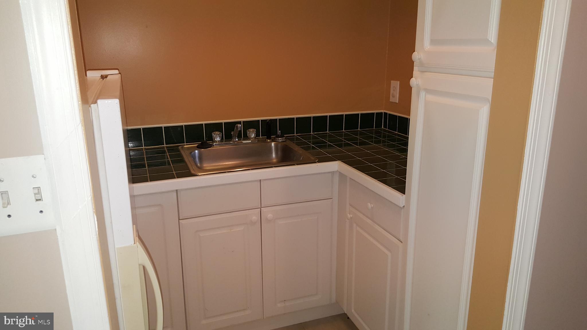 PASADENA PINES - Residential Lease