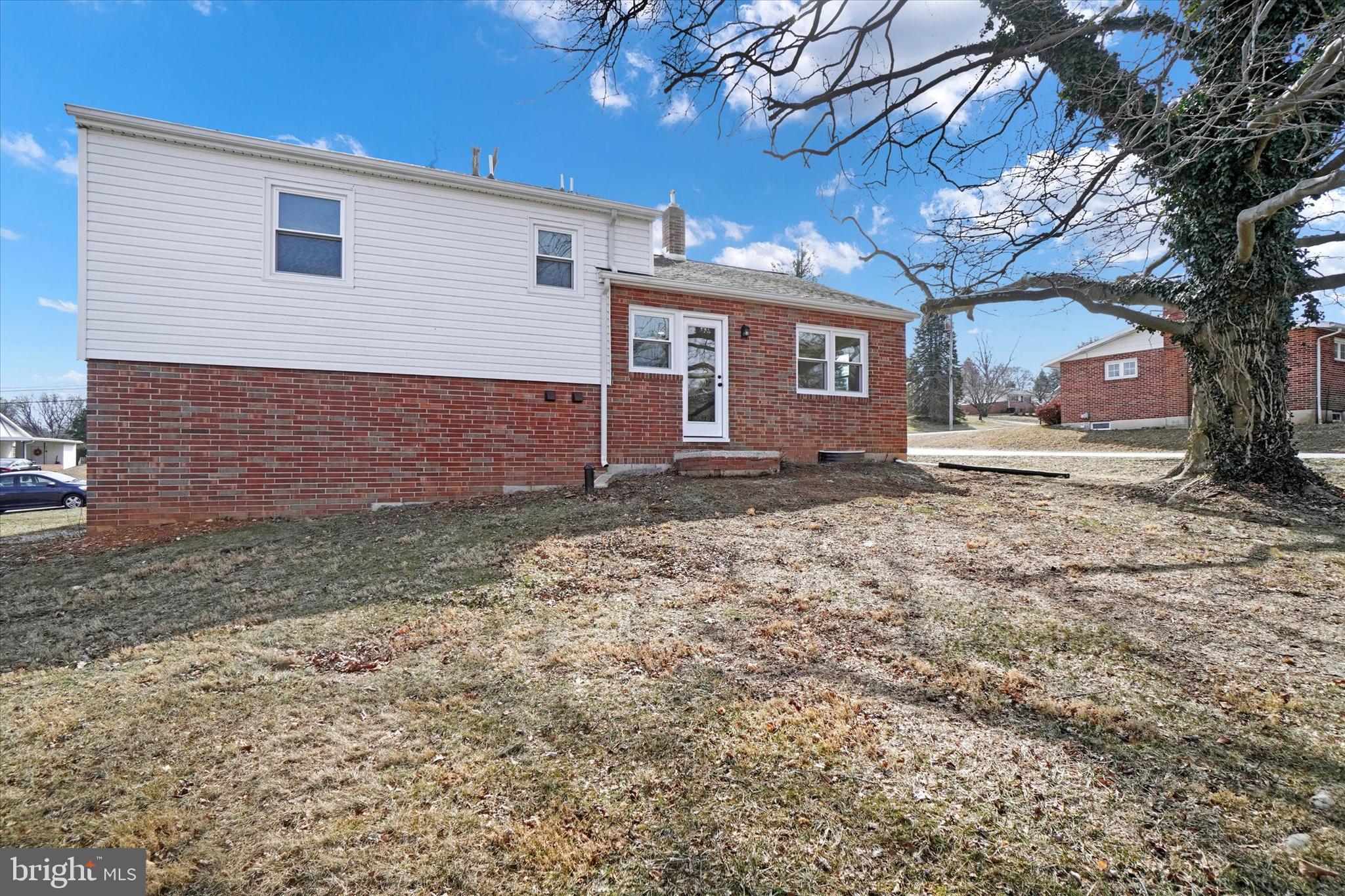 CRESTLYN - Residential