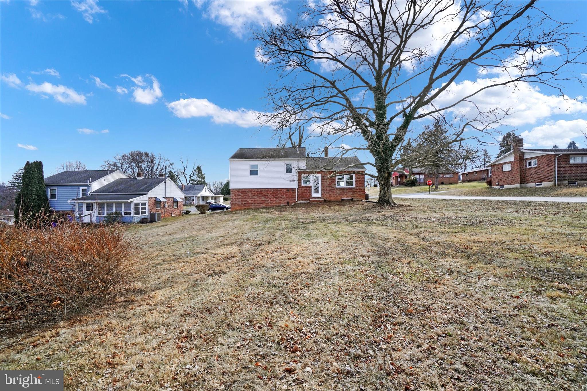 CRESTLYN - Residential