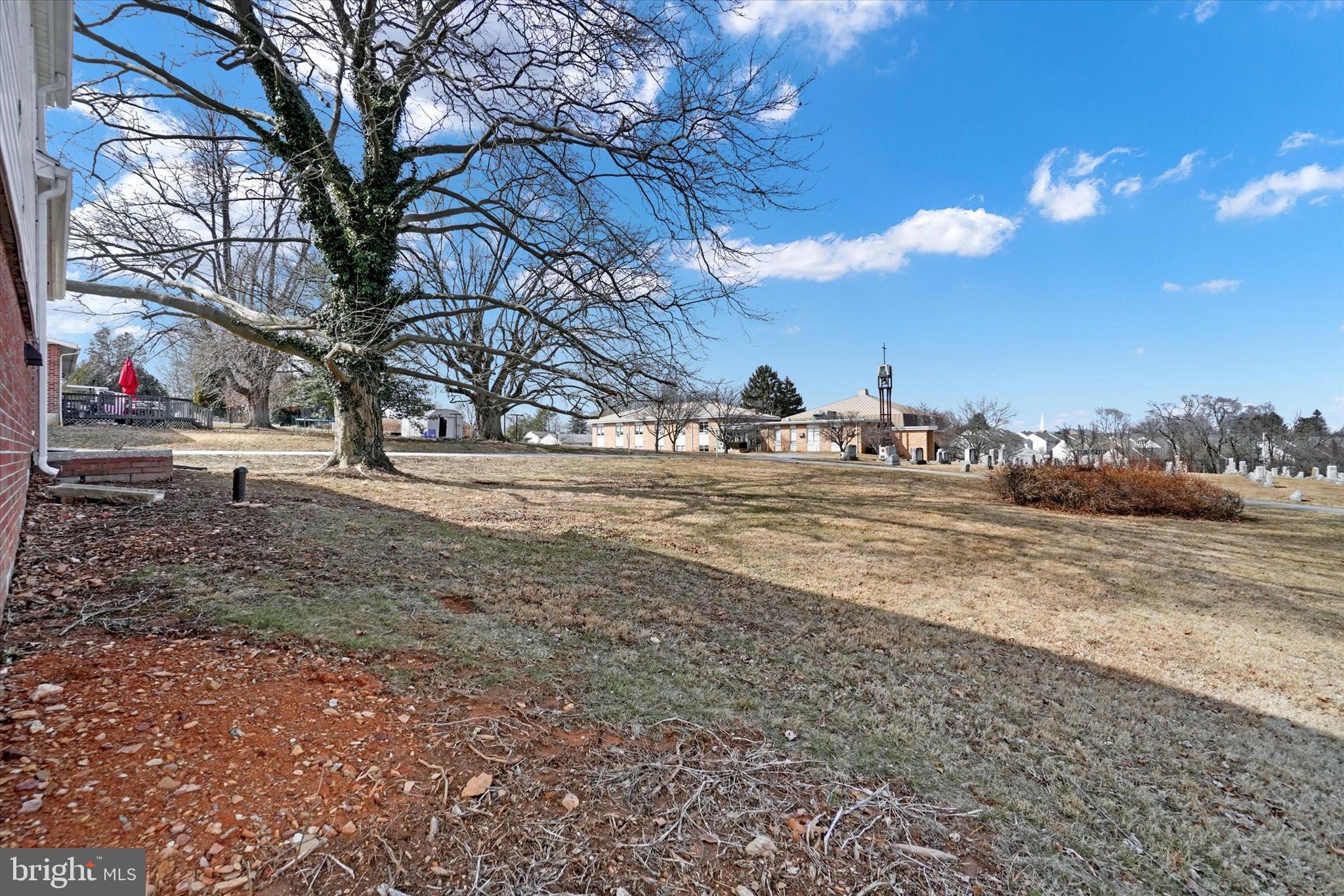 CRESTLYN - Residential