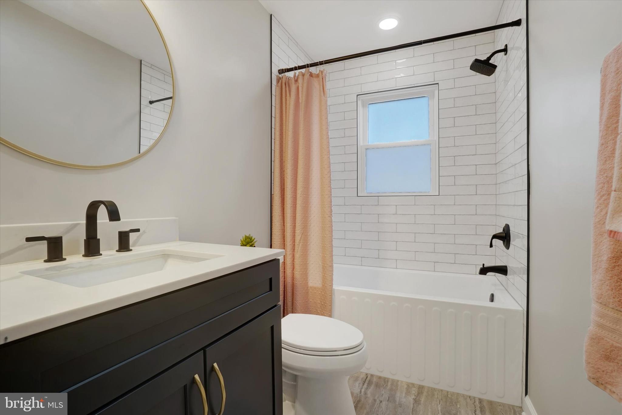 CRESTLYN - Residential