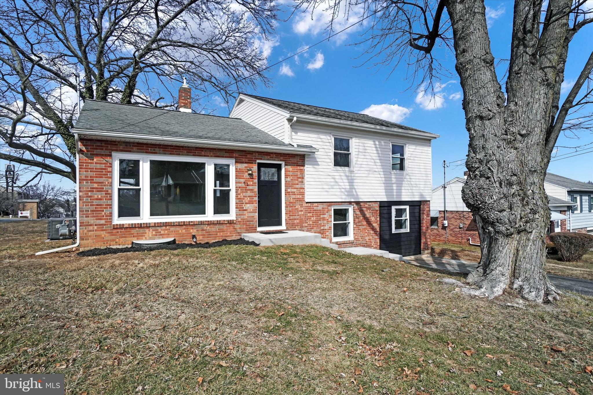 CRESTLYN - Residential