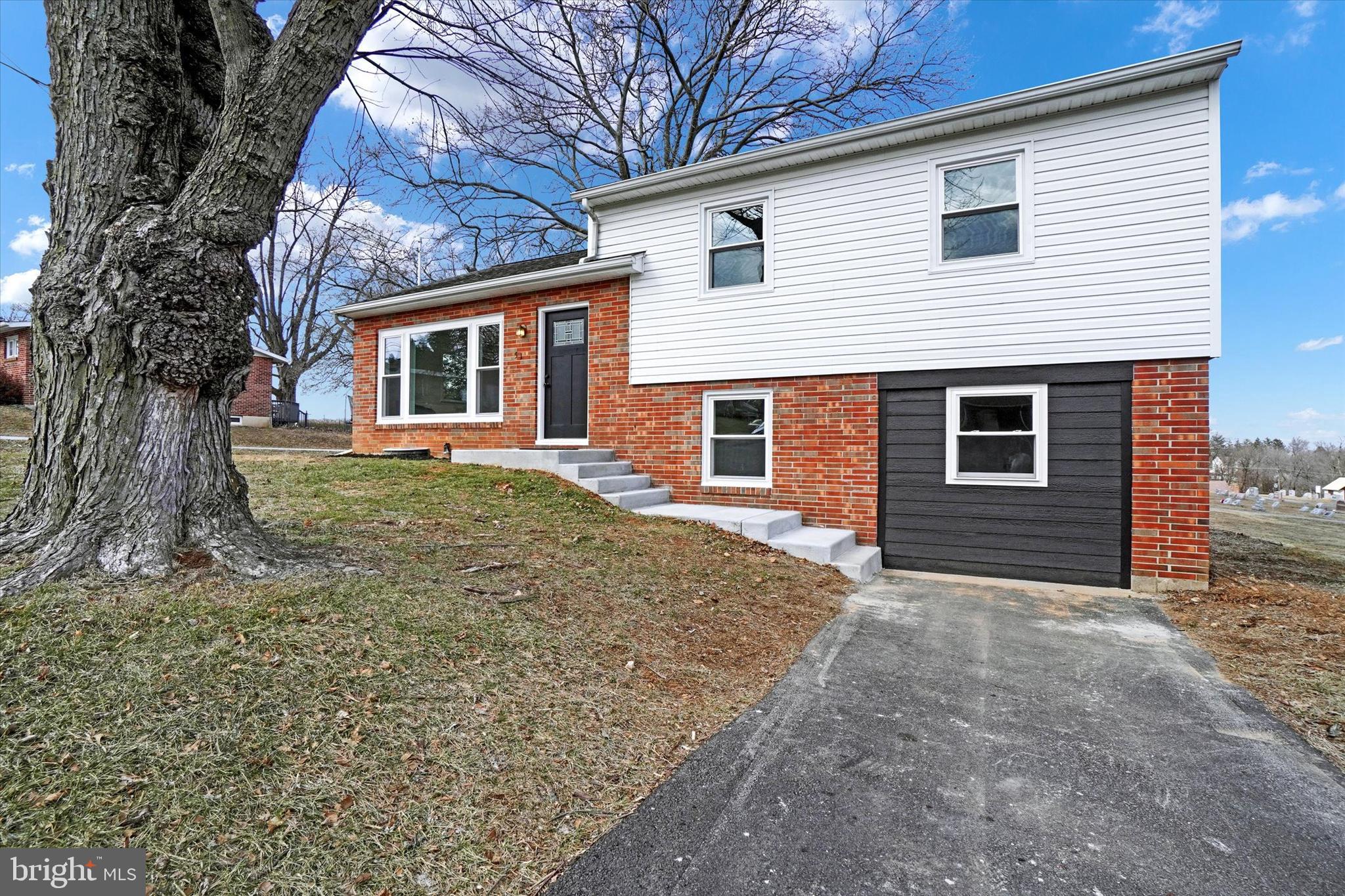 CRESTLYN - Residential