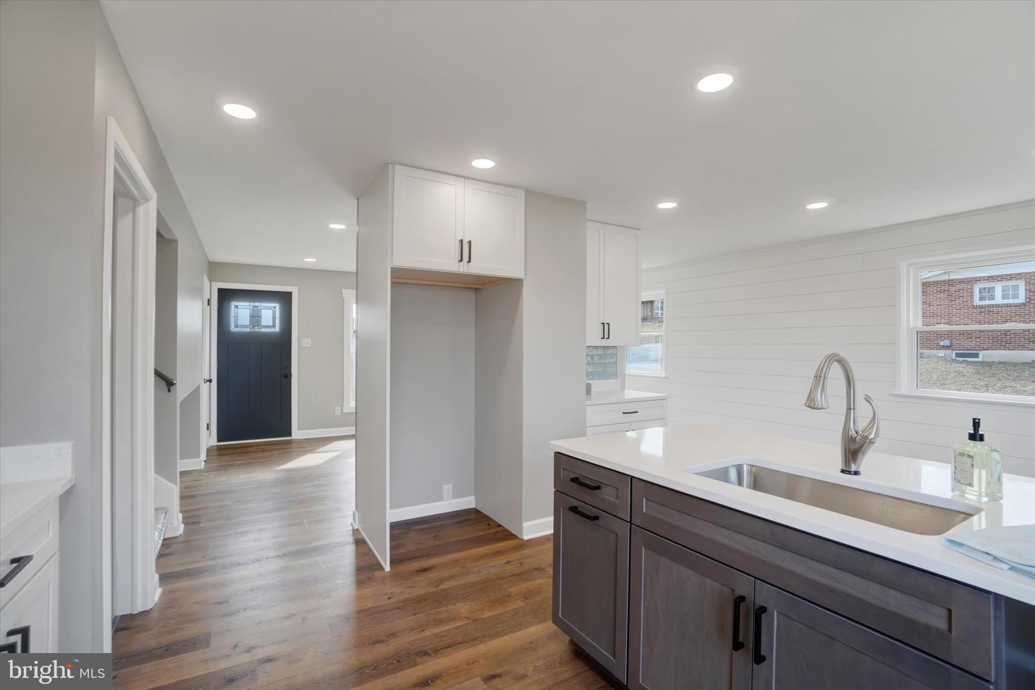 CRESTLYN - Residential