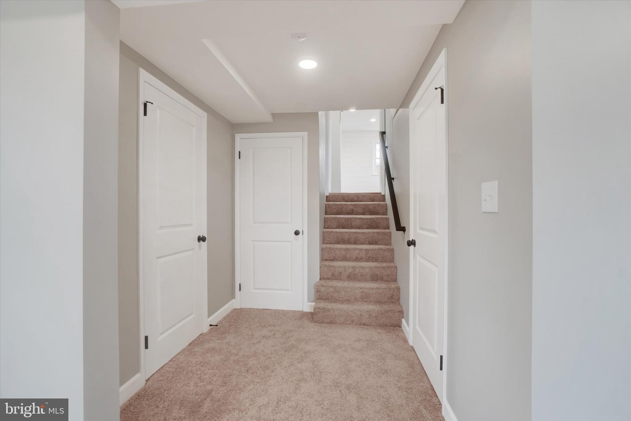 CRESTLYN - Residential