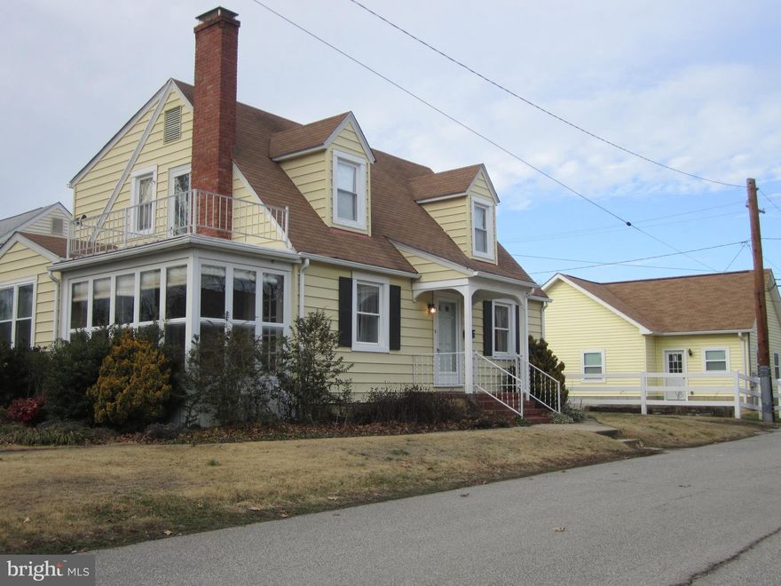 AWESOME NEW 2-CAR GARAGE WITH ADDITIONAL WORKSPACE/OFFICE AREA!! TERRIFIC 3-4 BEDROOM SUPERCAPE W/COLONIAL FLOOR PLAN!!  ALL APPLIANCES INCLUDED. GAS HEAT. CENTRAL A/C. WATERPROOFED BASEMENT, QUIET STREET  WITH LOTS OF ADDITIONAL PARKING. VACANT AND READY TO GO BY 3/1.