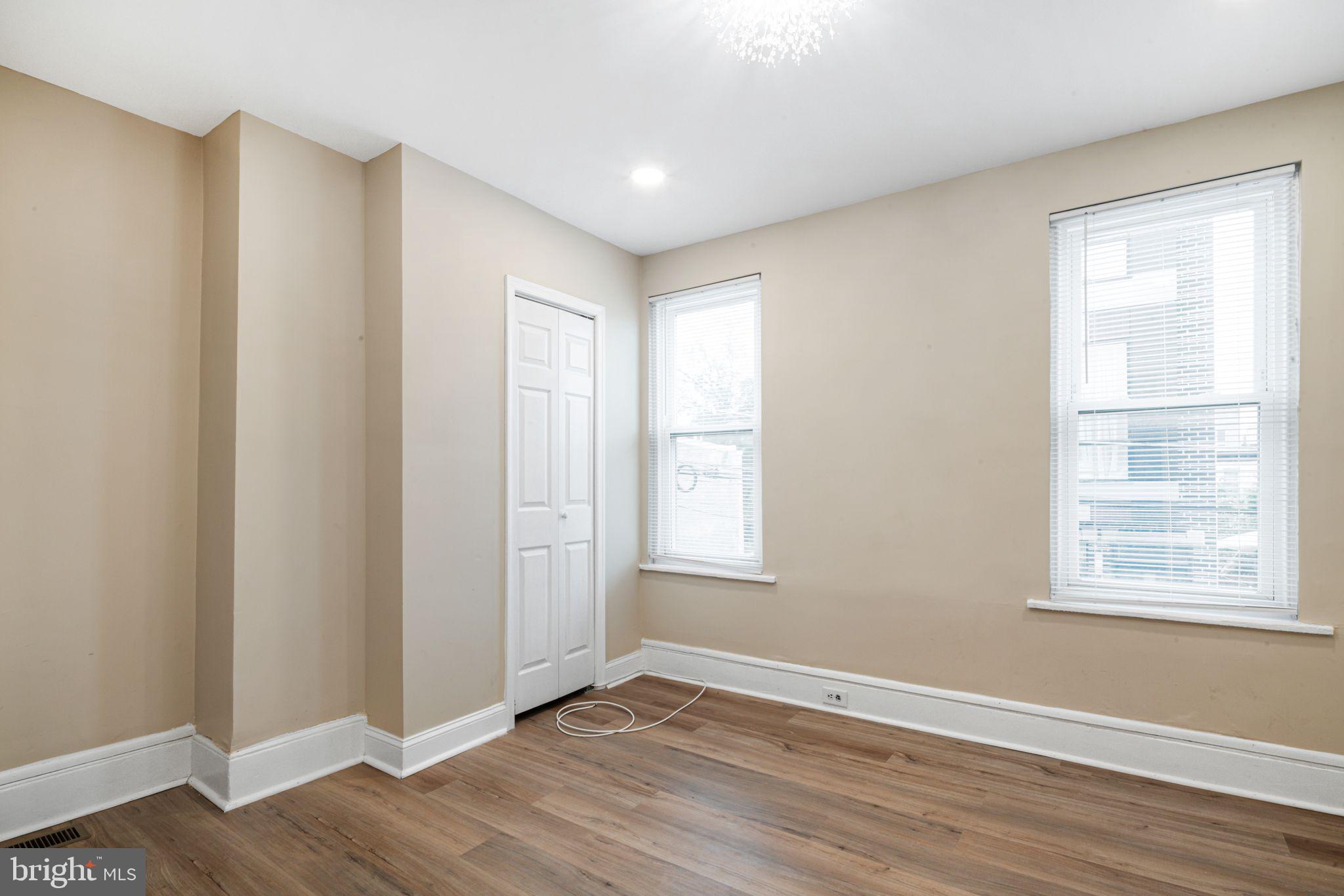 SHARSWOOD - Residential