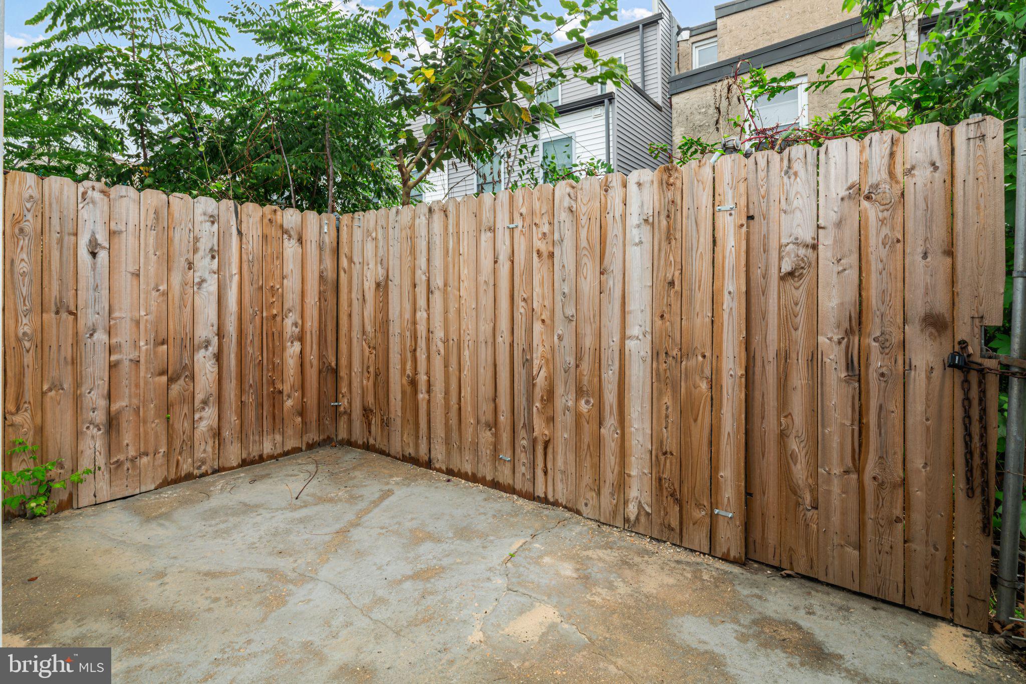 SHARSWOOD - Residential