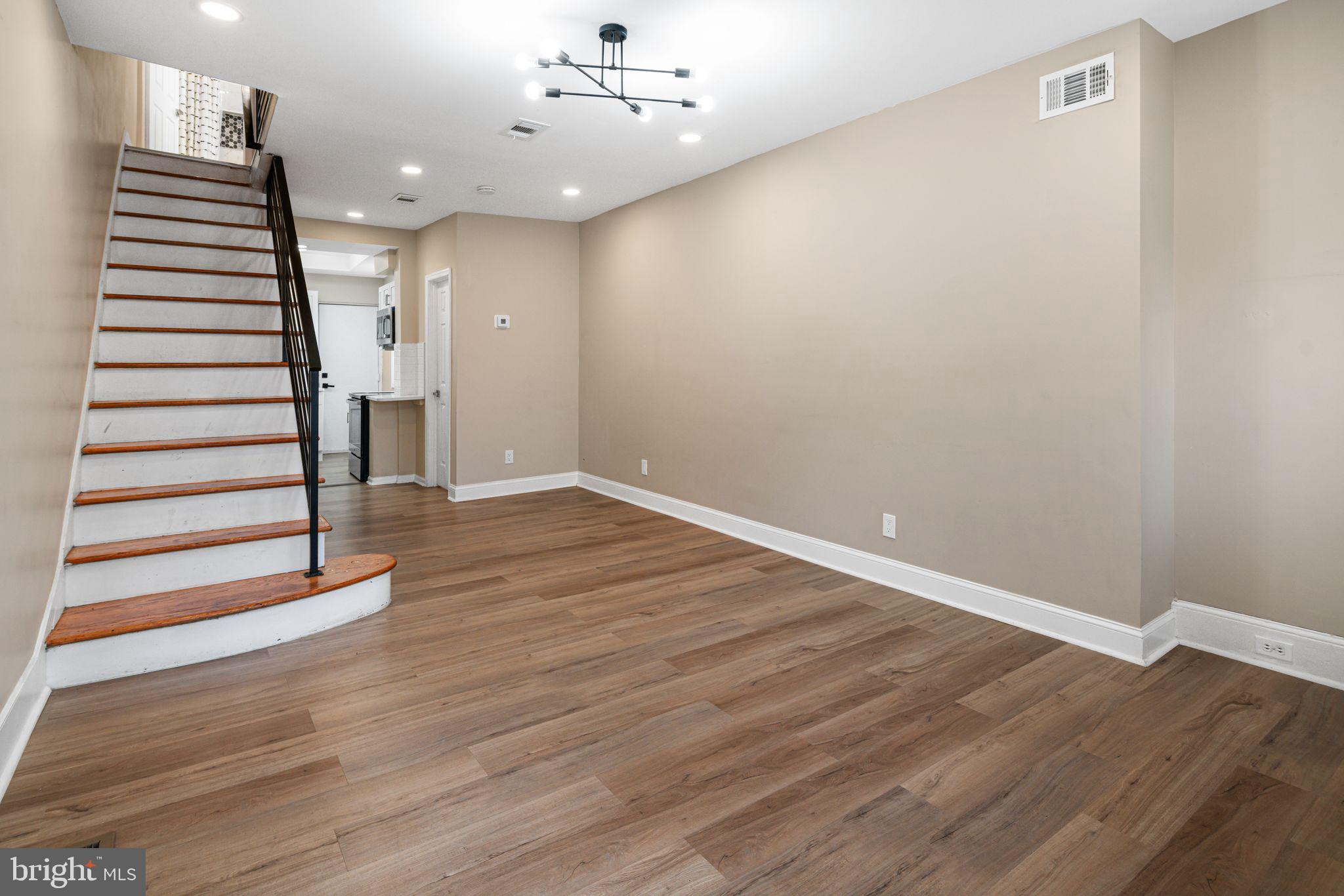 SHARSWOOD - Residential