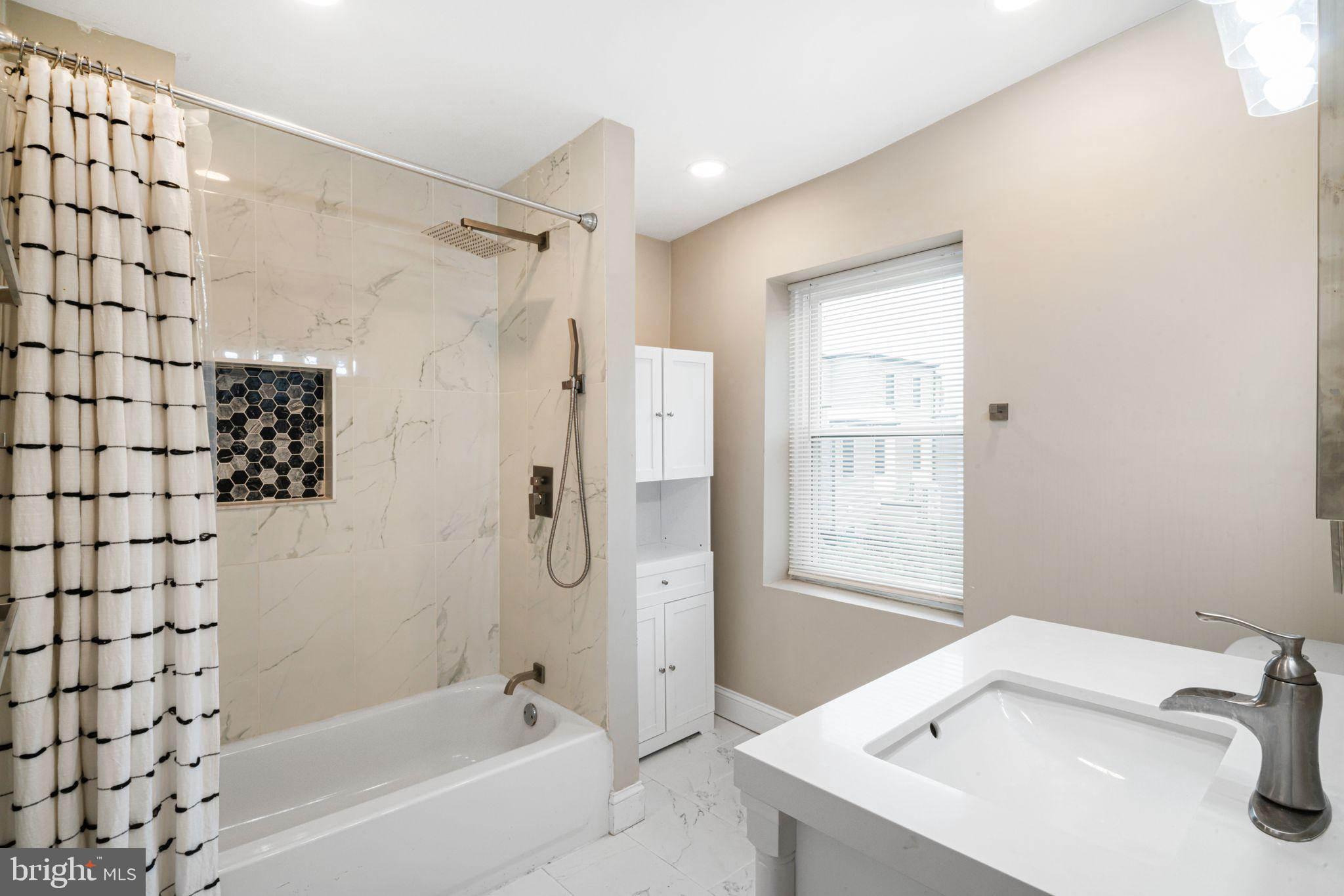 SHARSWOOD - Residential