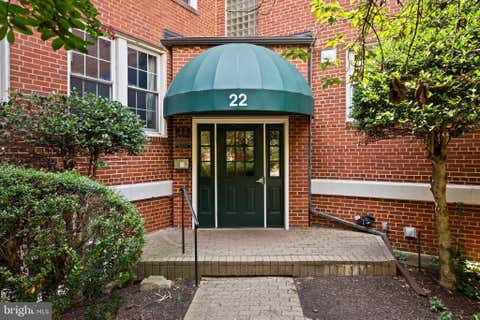 Photo of 22 S Old Glebe Road #301-D, ARLINGTON, VA 22204 (MLS # VAAR2078180)