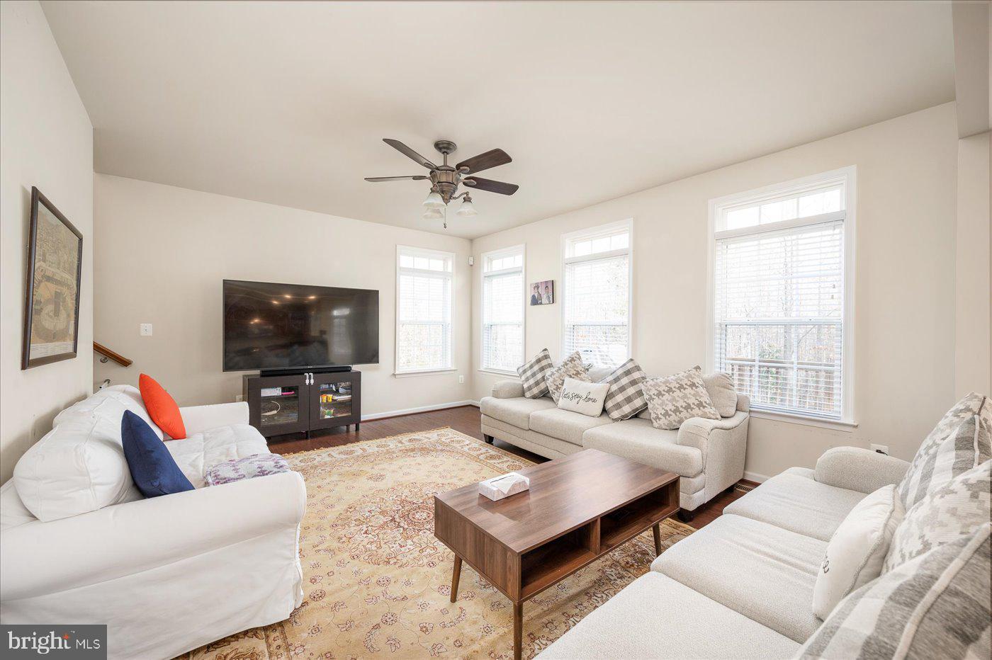 STAFFORD LAKES VILLAGE - Residential Lease