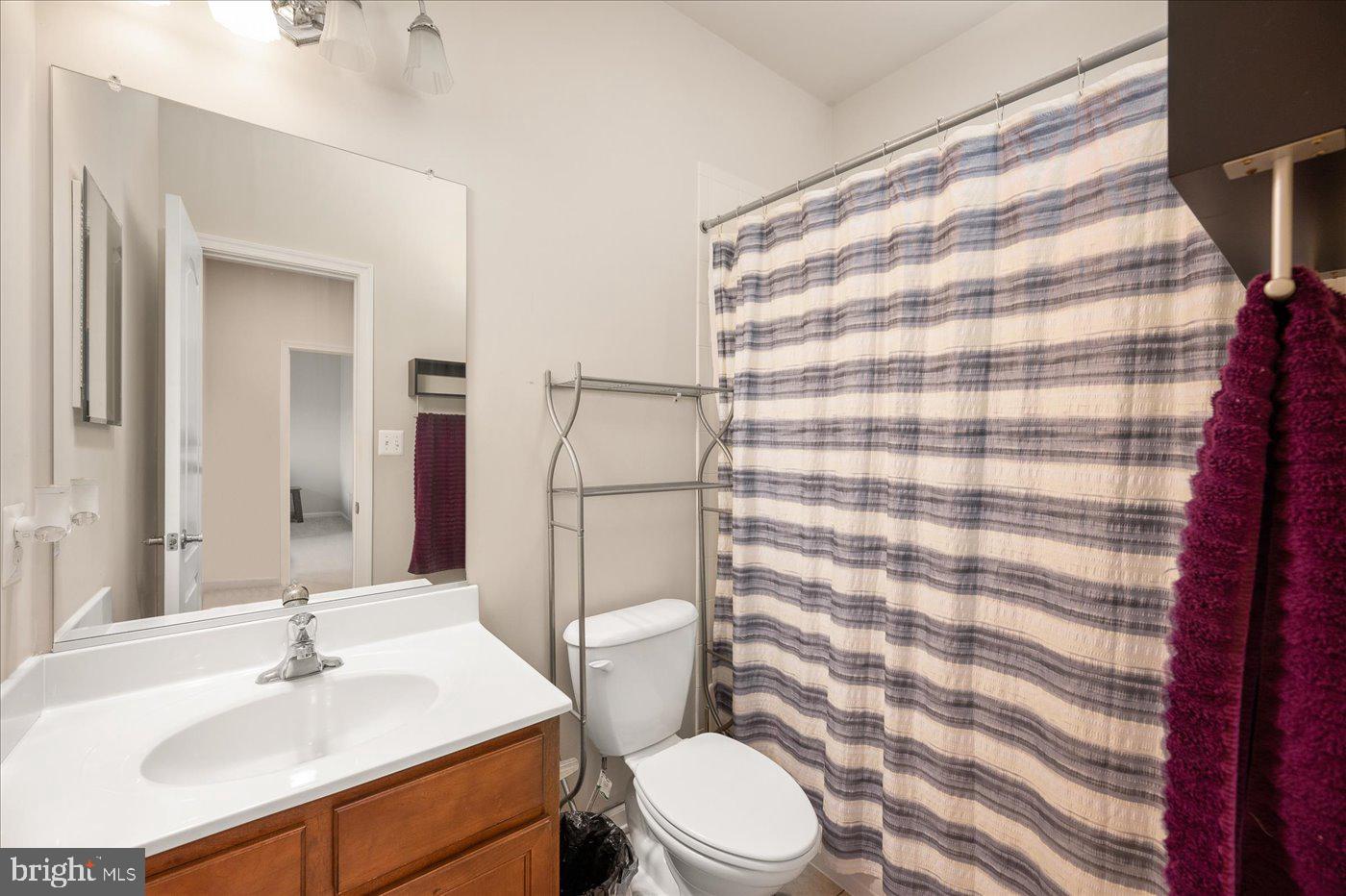 STAFFORD LAKES VILLAGE - Residential Lease