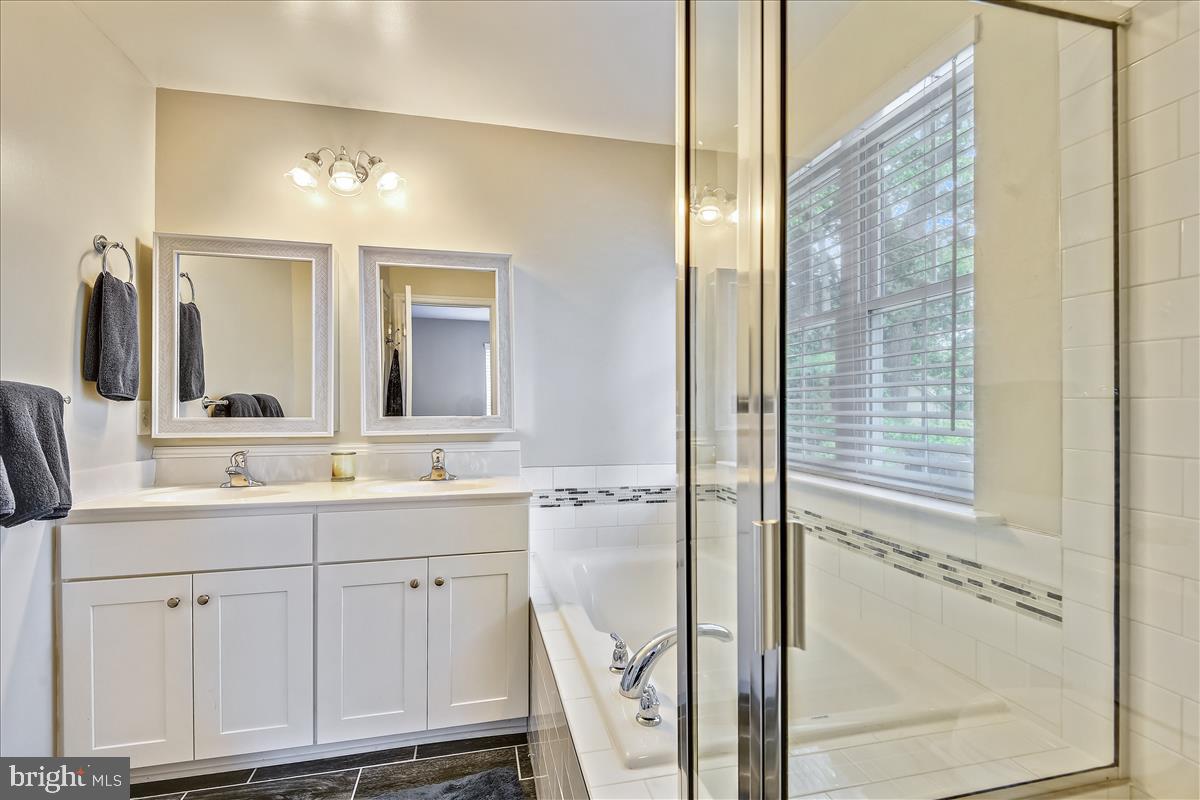 AVALON SHORES - Residential