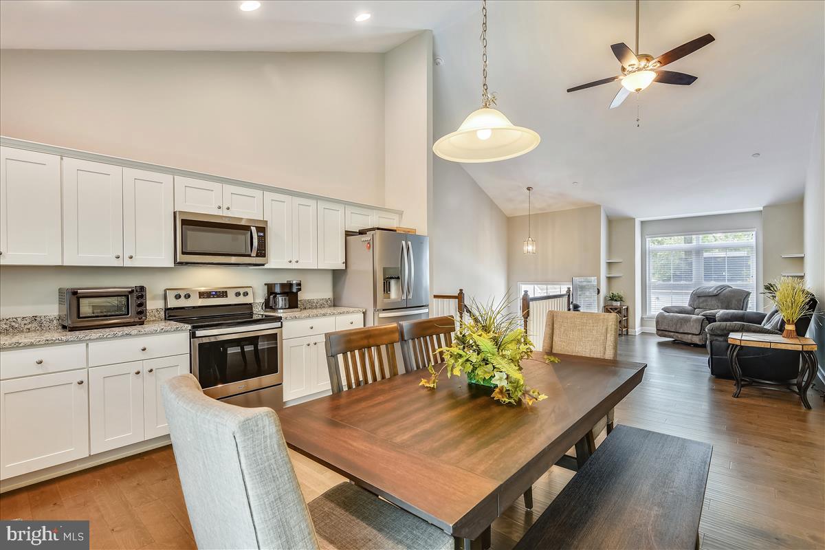 AVALON SHORES - Residential