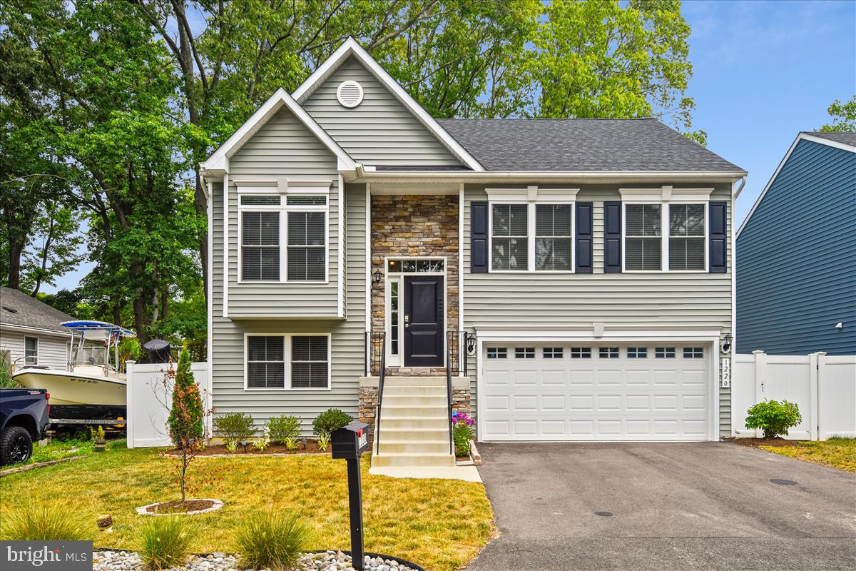 AVALON SHORES - Residential