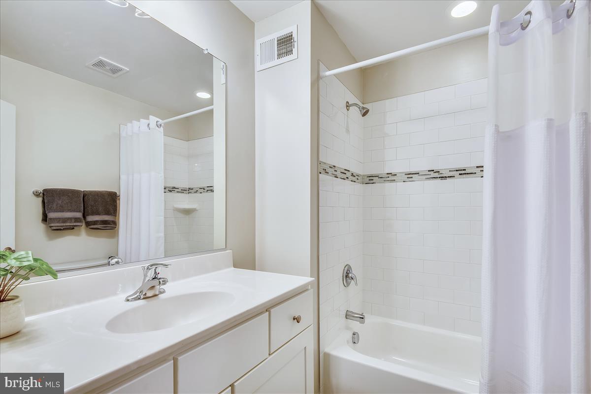 AVALON SHORES - Residential