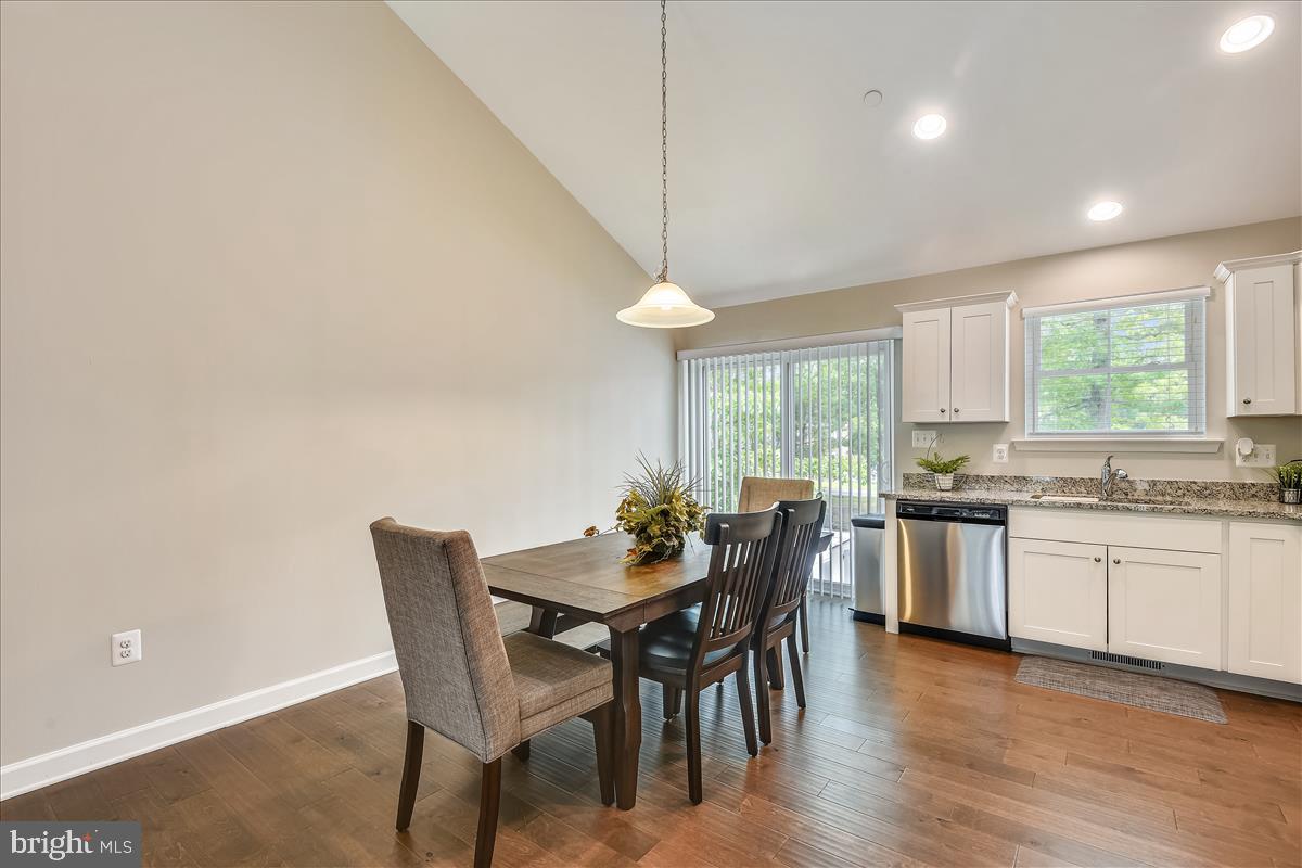 AVALON SHORES - Residential