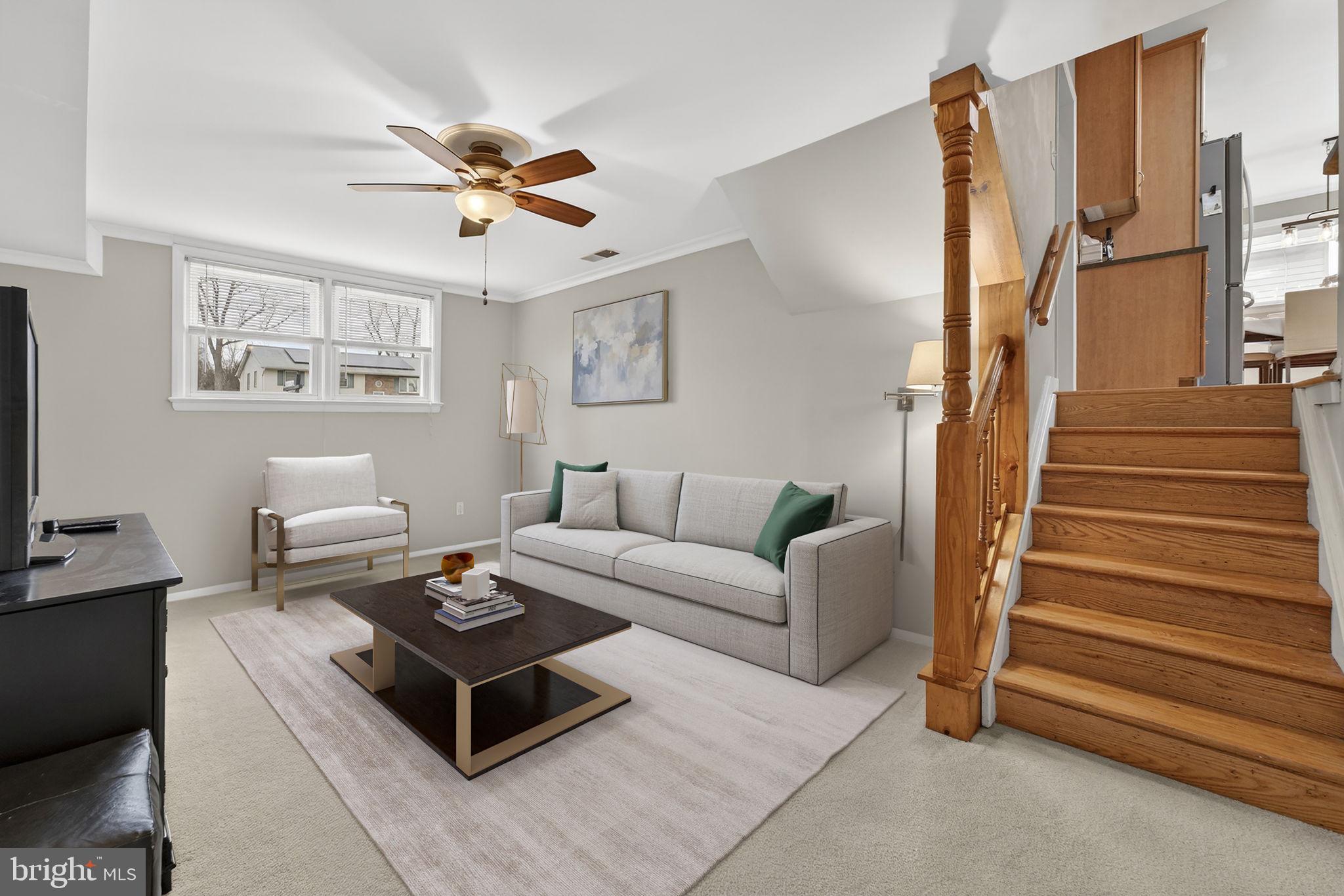 COUNTRY CLUB MANOR - Residential