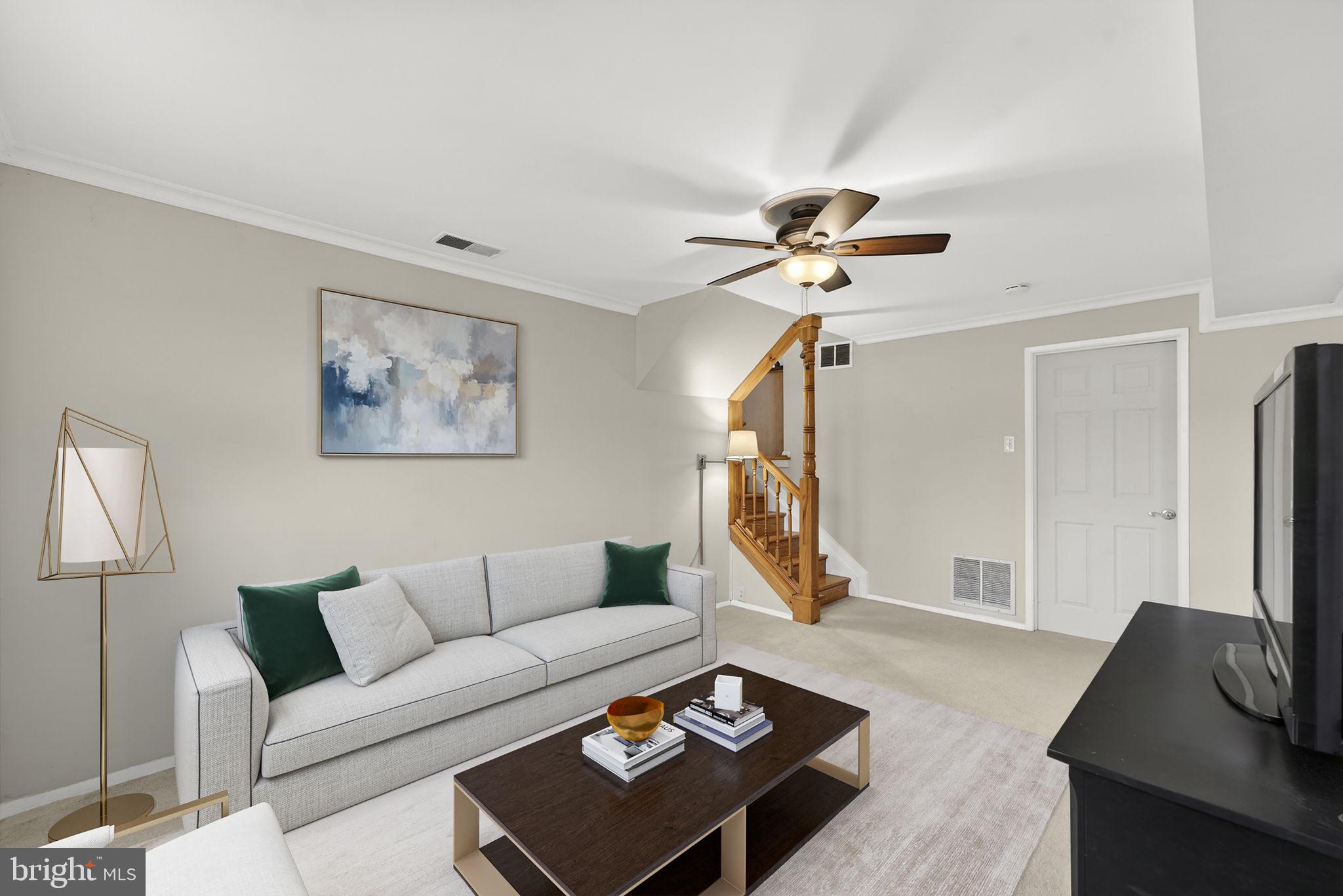 COUNTRY CLUB MANOR - Residential