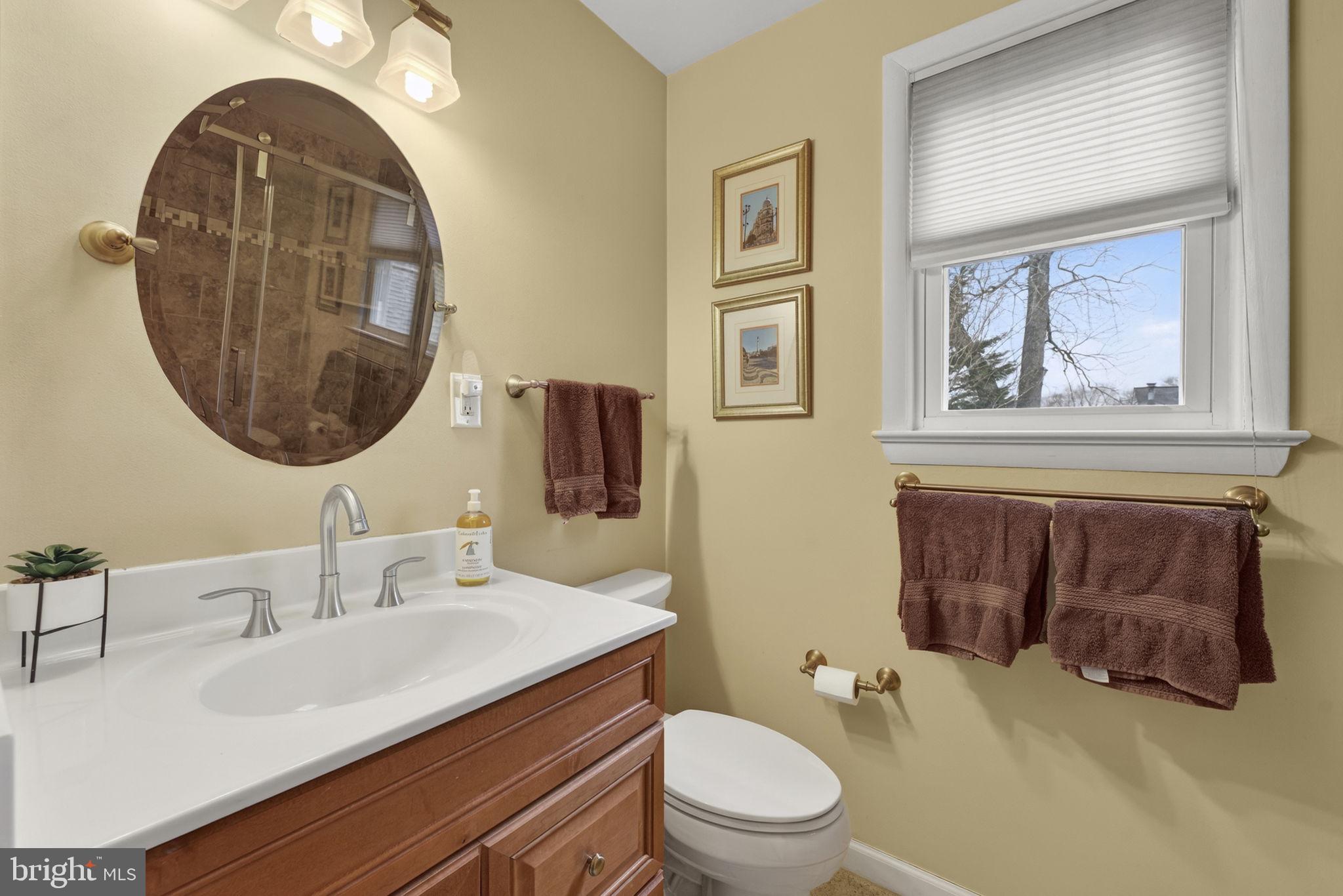 COUNTRY CLUB MANOR - Residential