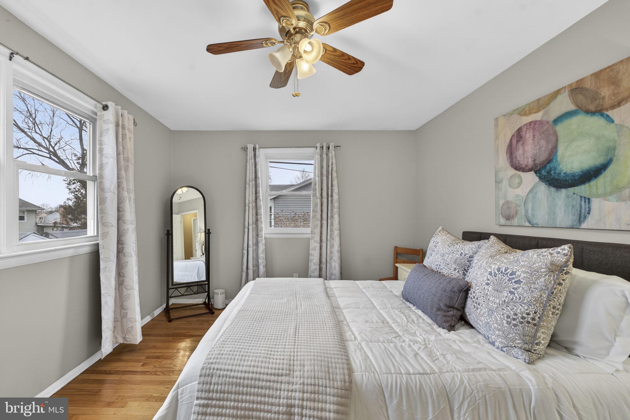 COUNTRY CLUB MANOR - Residential