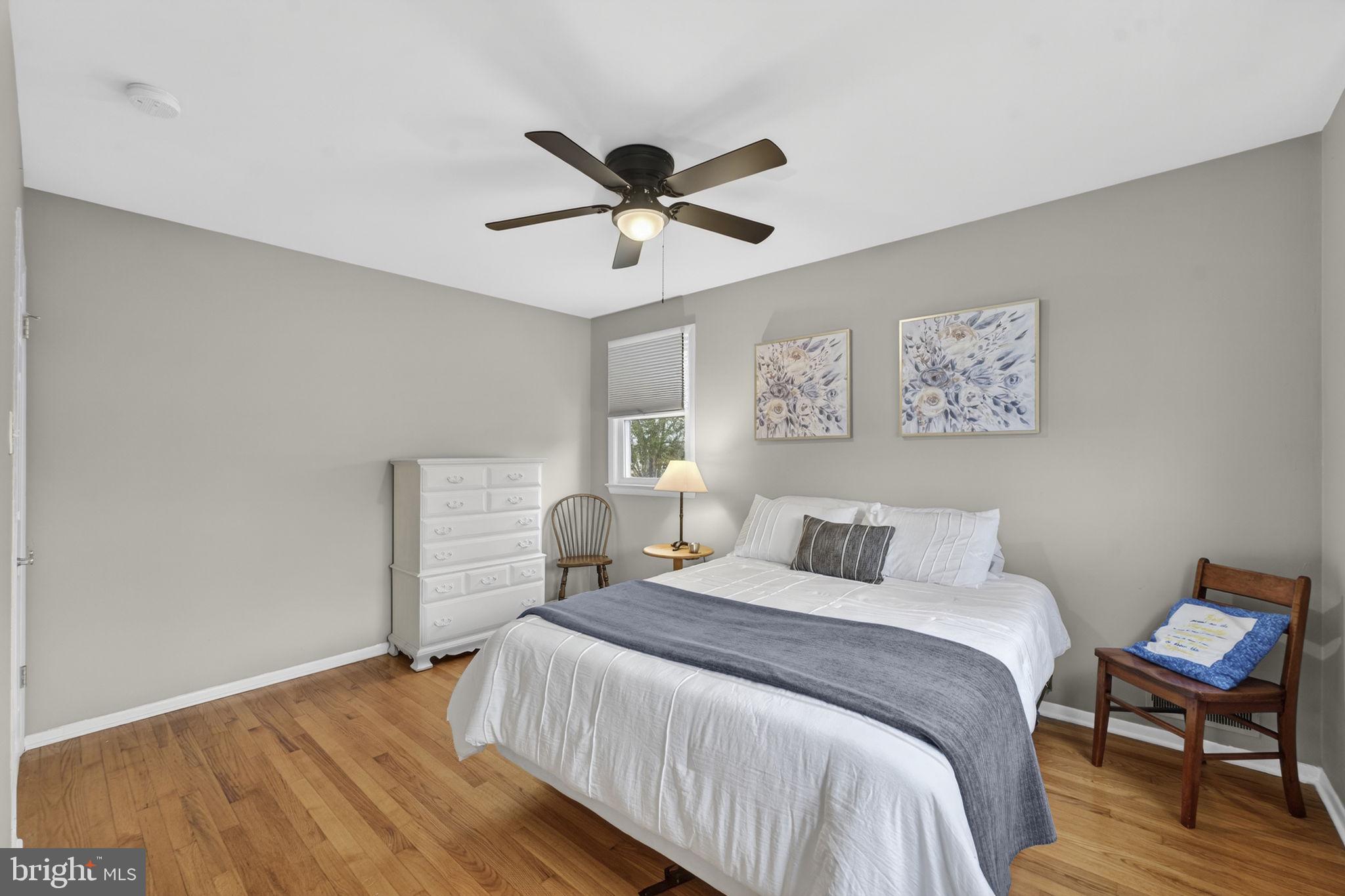 COUNTRY CLUB MANOR - Residential