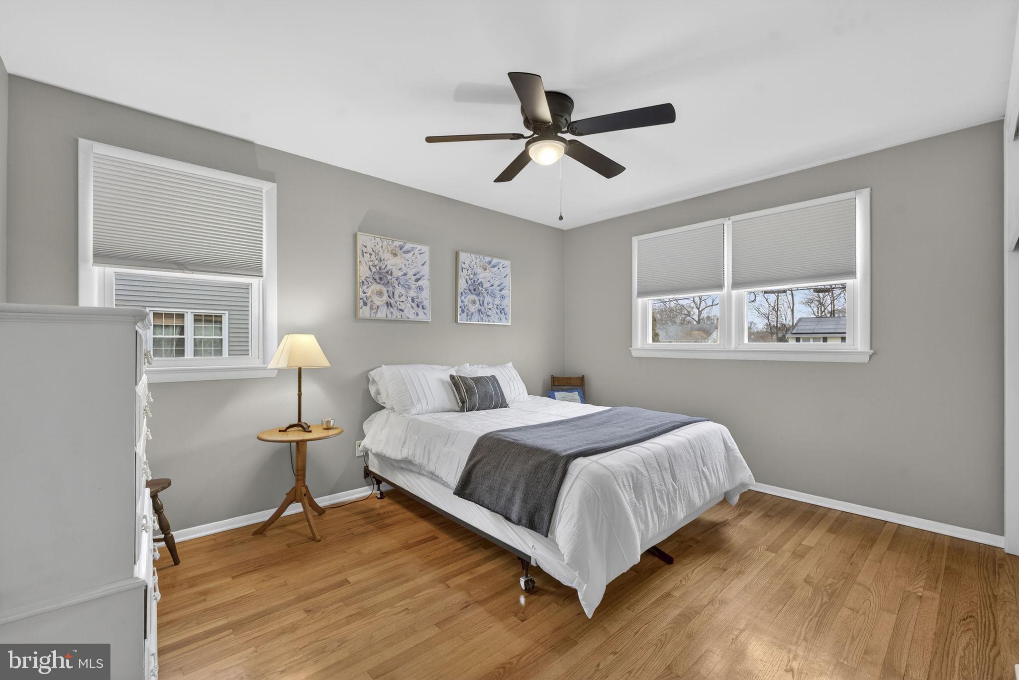 COUNTRY CLUB MANOR - Residential