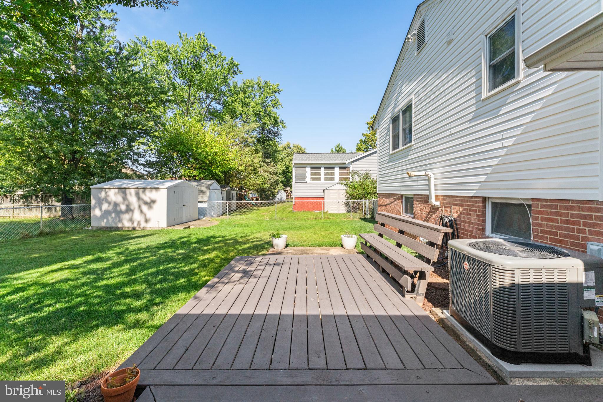 COUNTRY CLUB MANOR - Residential