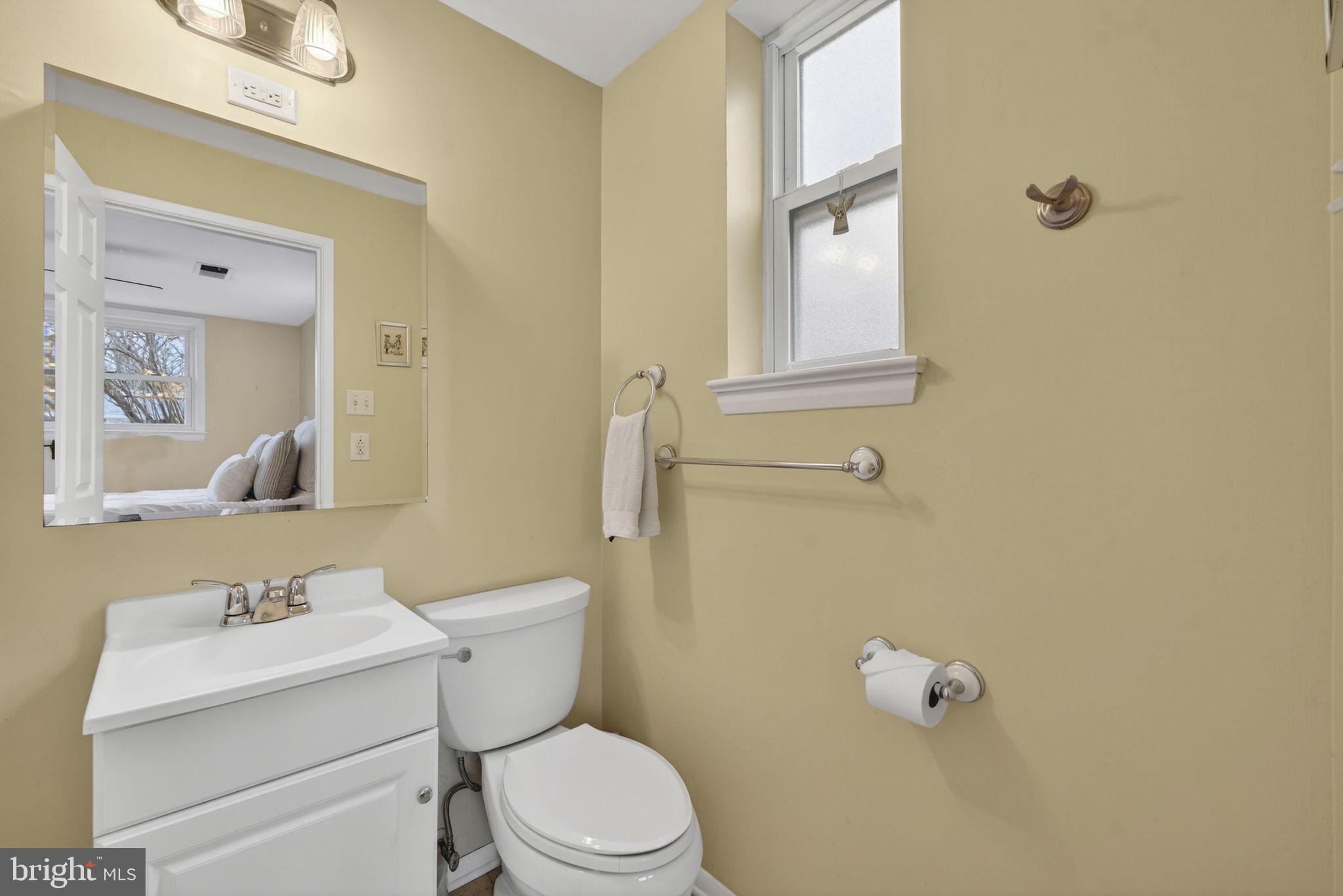 COUNTRY CLUB MANOR - Residential