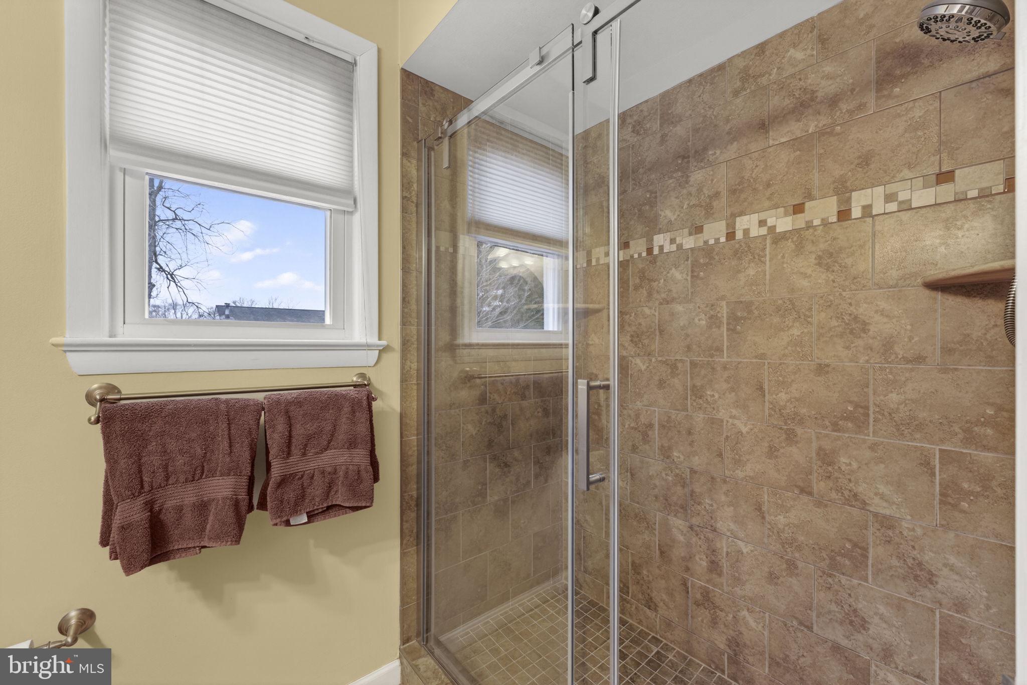 COUNTRY CLUB MANOR - Residential