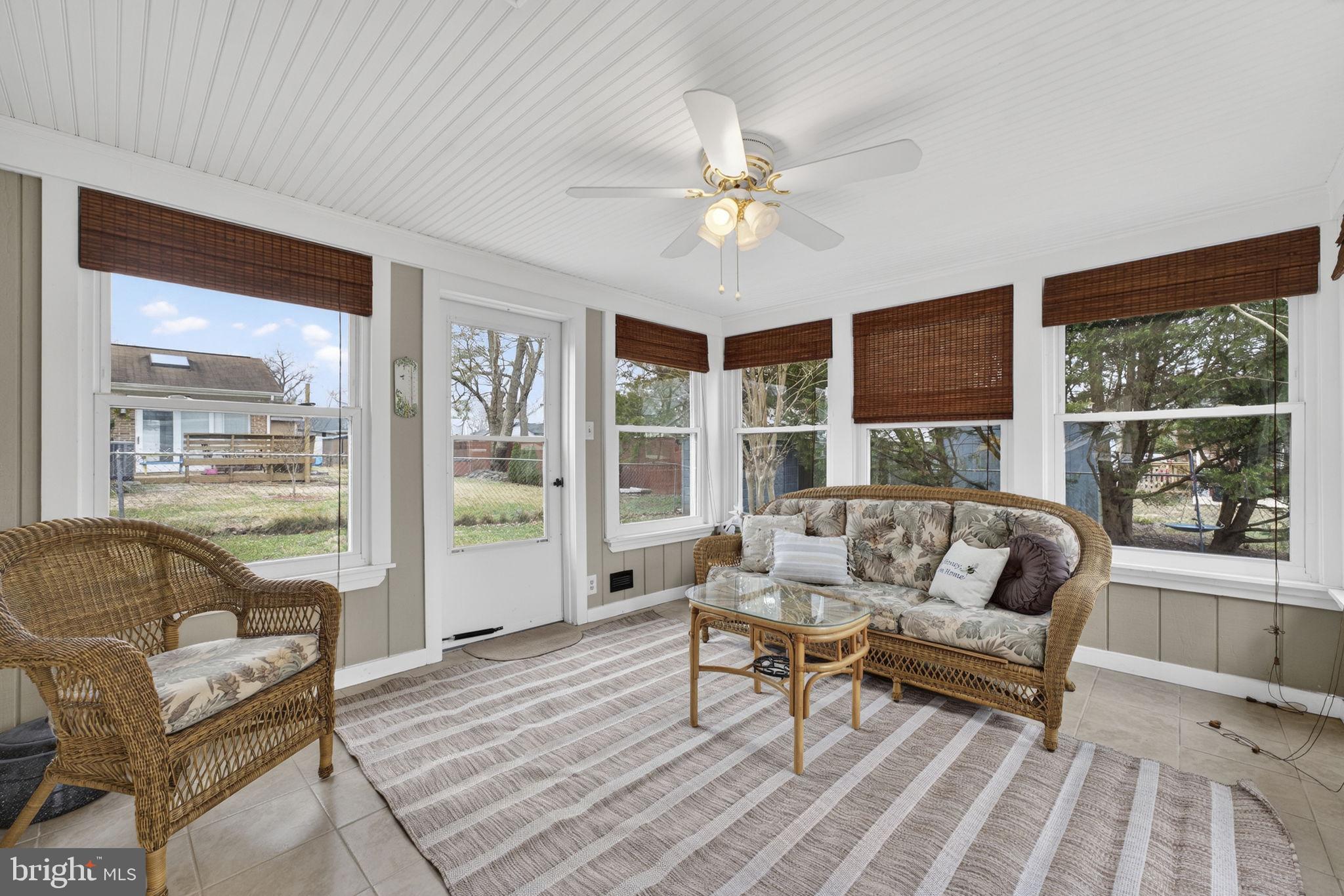 COUNTRY CLUB MANOR - Residential