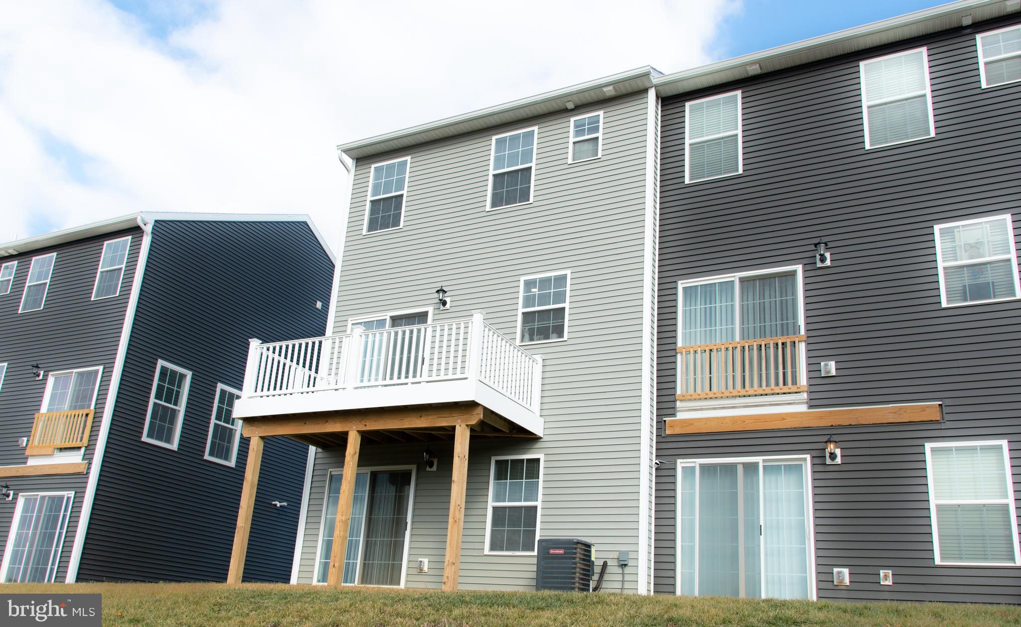 HUDSON RIDGE - Residential