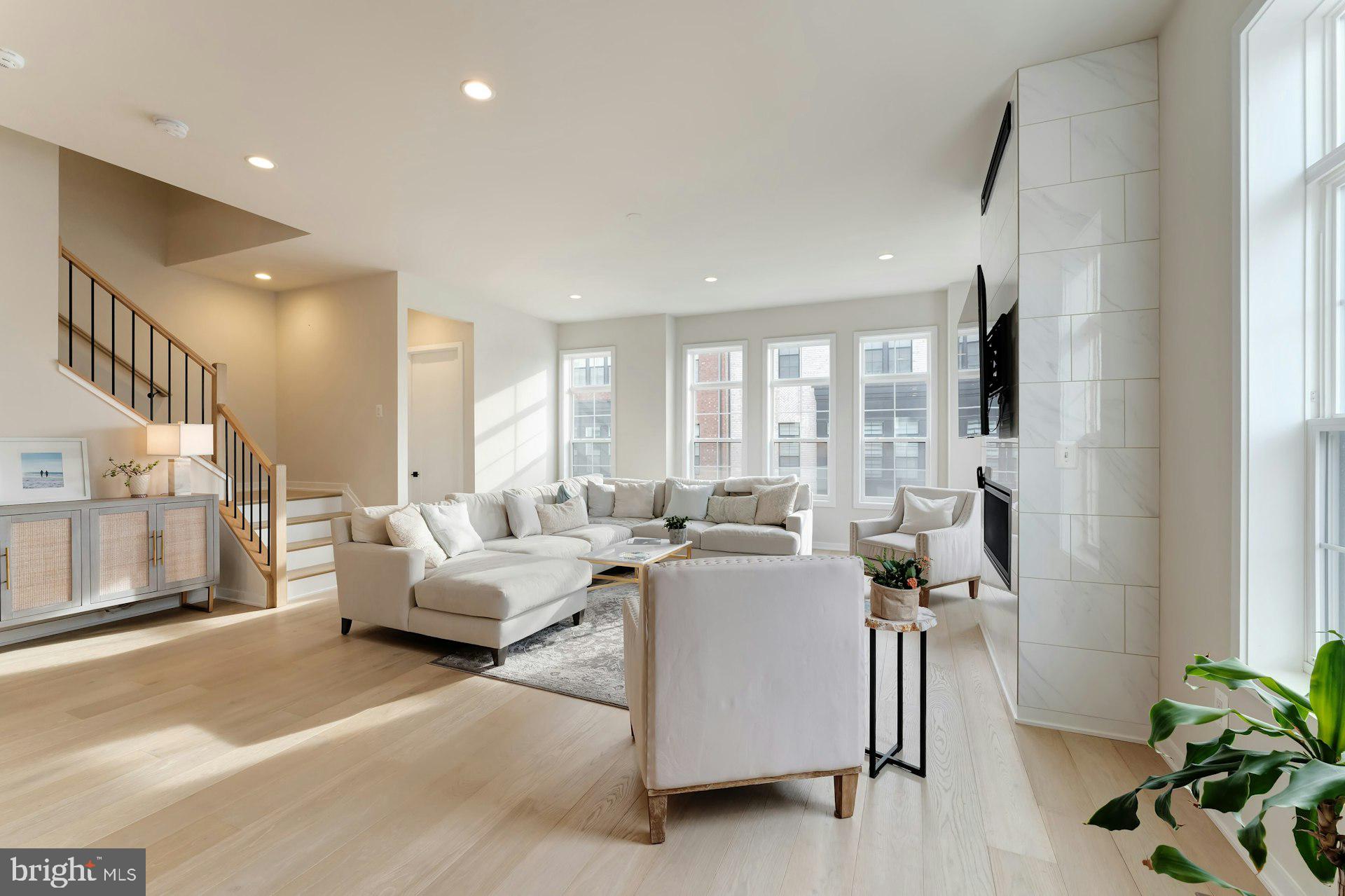 REGENCY AT BELMONT - Residential