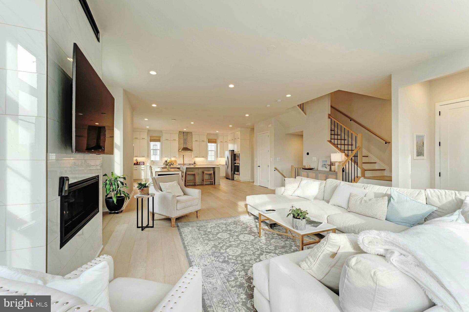 REGENCY AT BELMONT - Residential