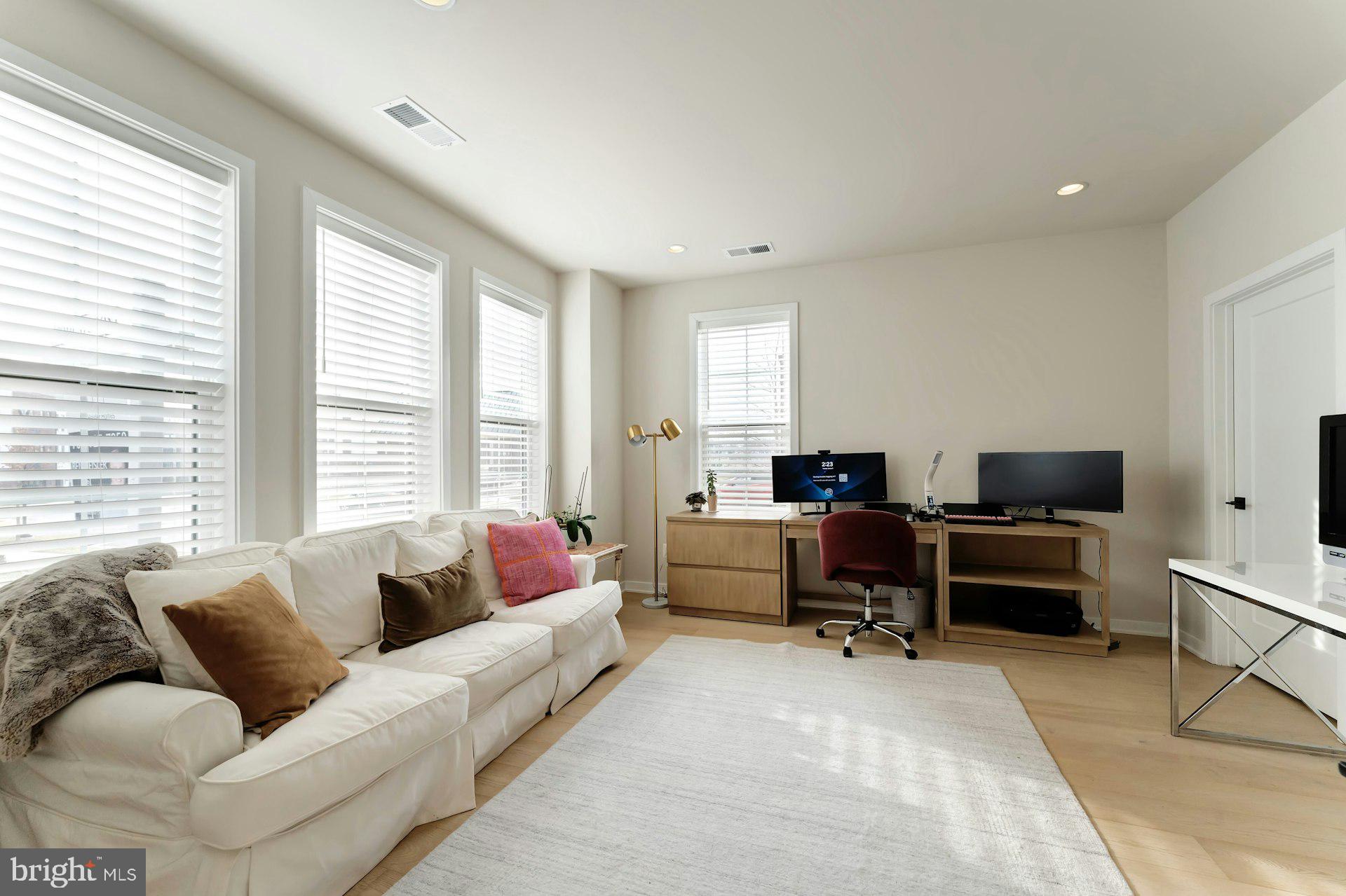 REGENCY AT BELMONT - Residential