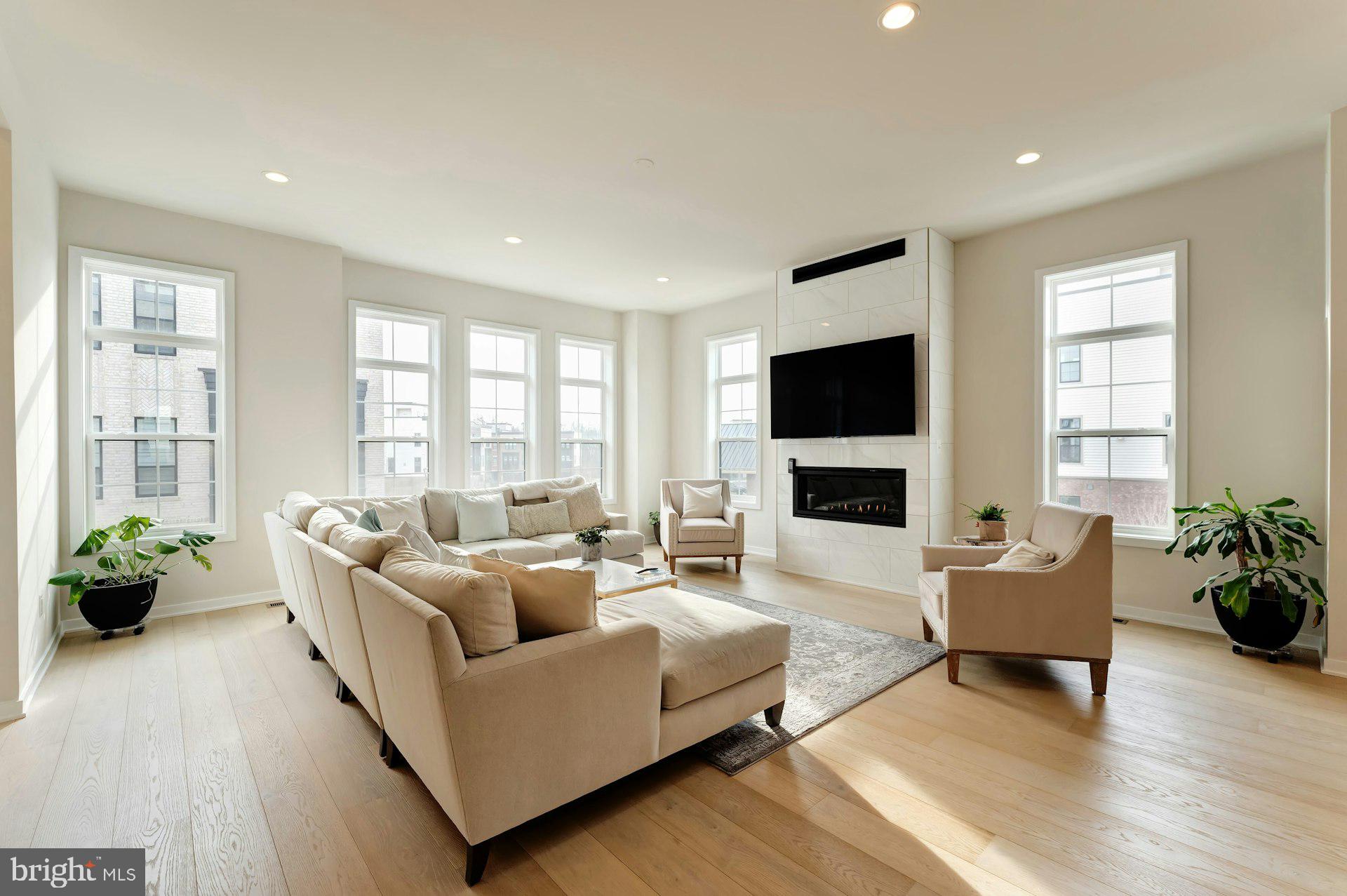 REGENCY AT BELMONT - Residential