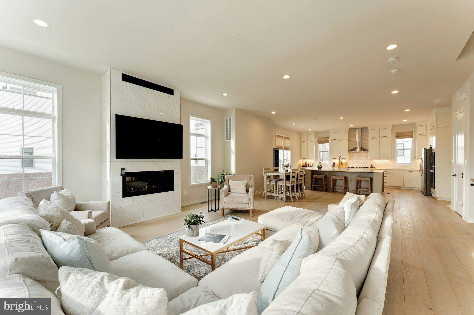 REGENCY AT BELMONT - Residential