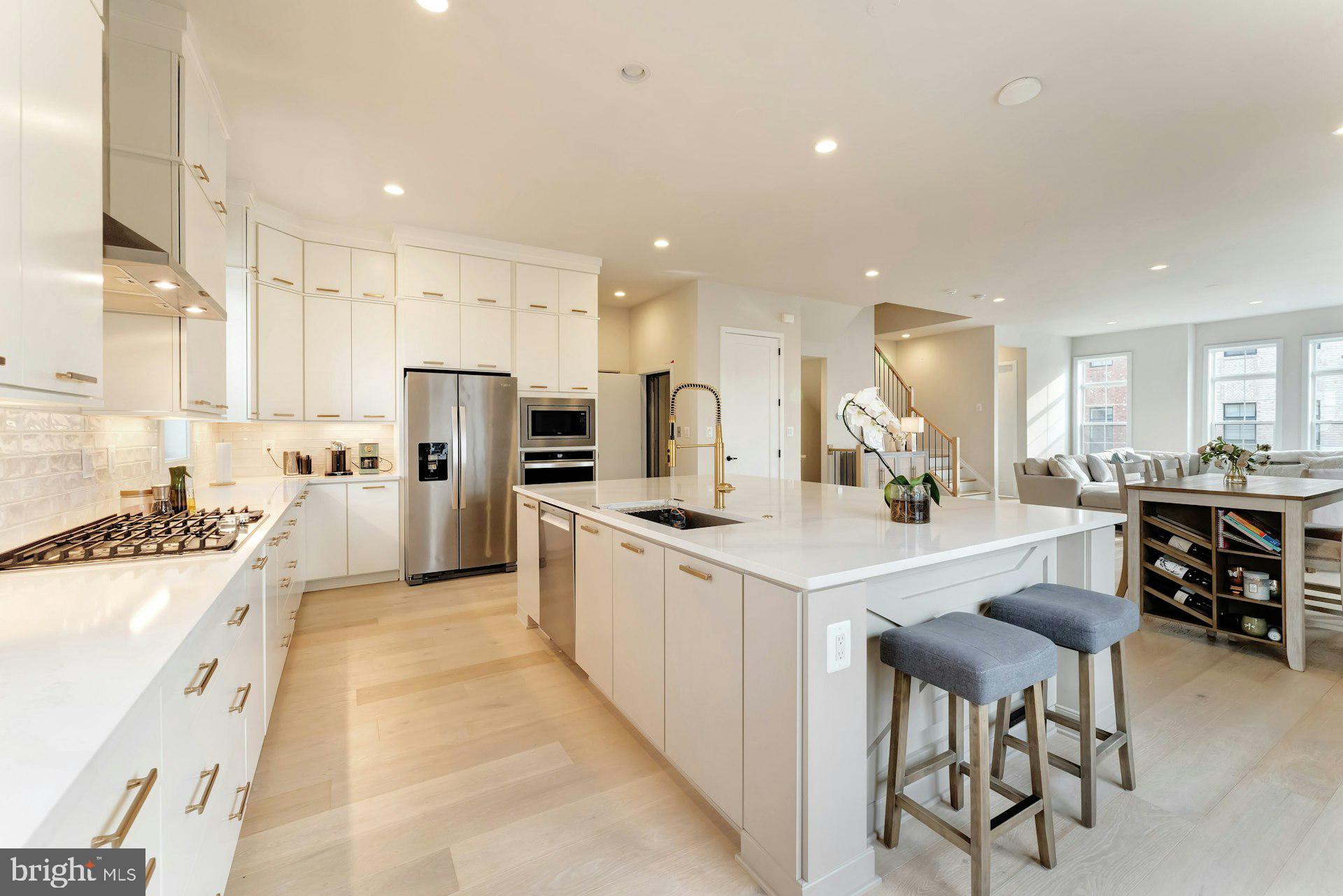 REGENCY AT BELMONT - Residential