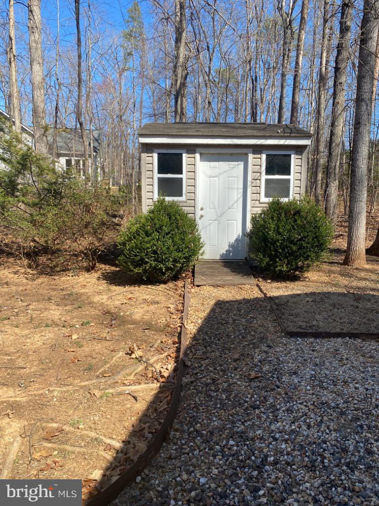 LAKE OF THE WOODS - Residential Lease