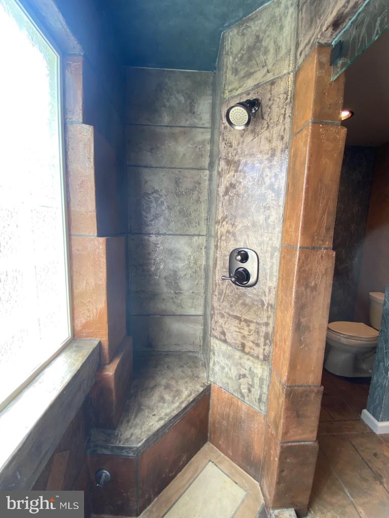 LAKE OF THE WOODS - Residential Lease